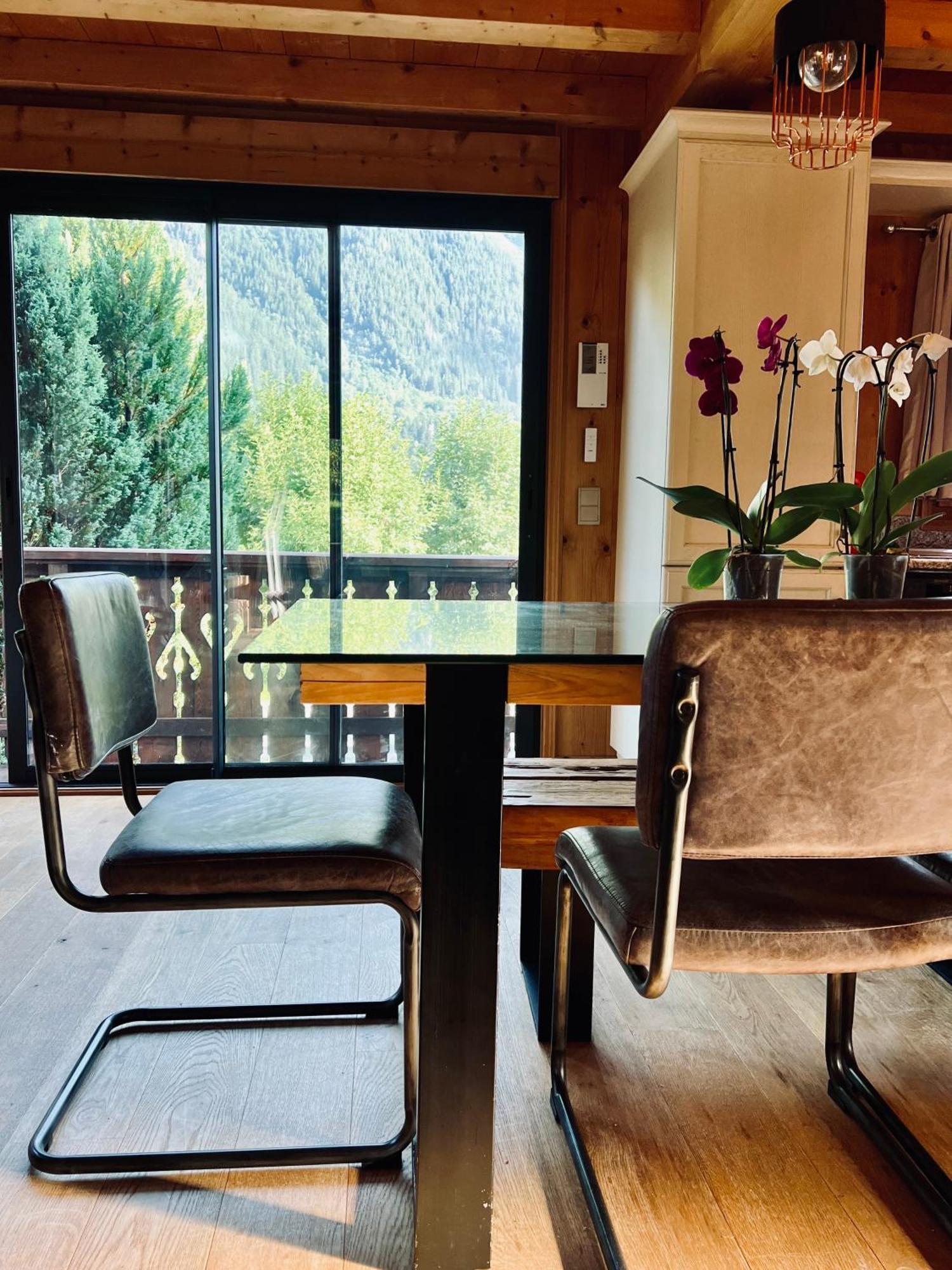Chalet Alpine Retreat With Mont Blanc Panorama, Location, Private Parking *