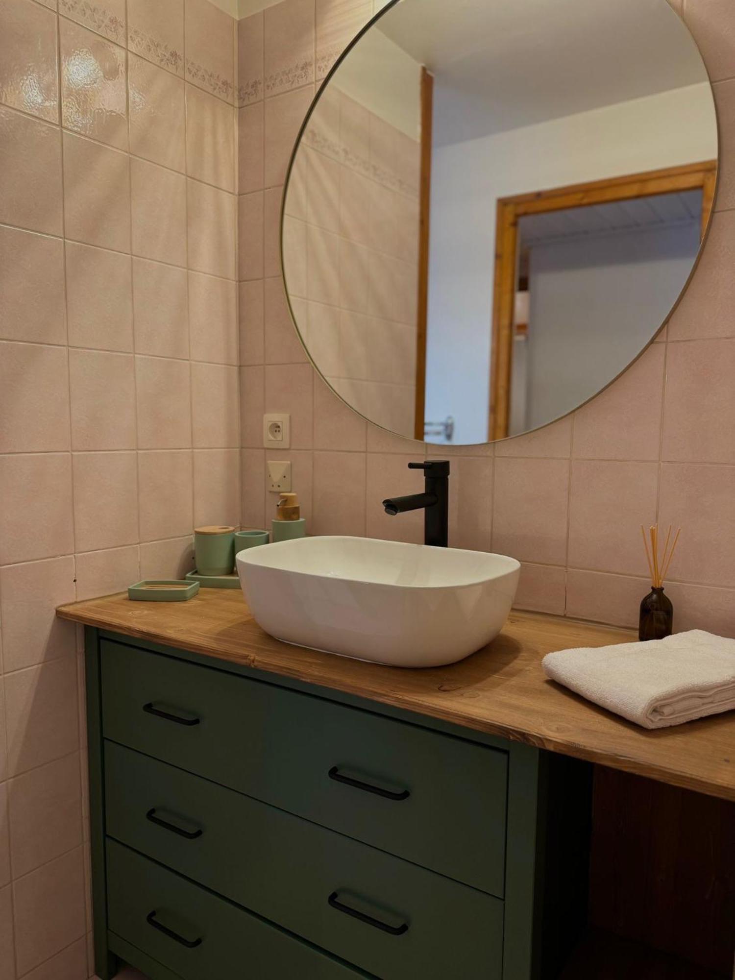 Le Petit Social Apartment