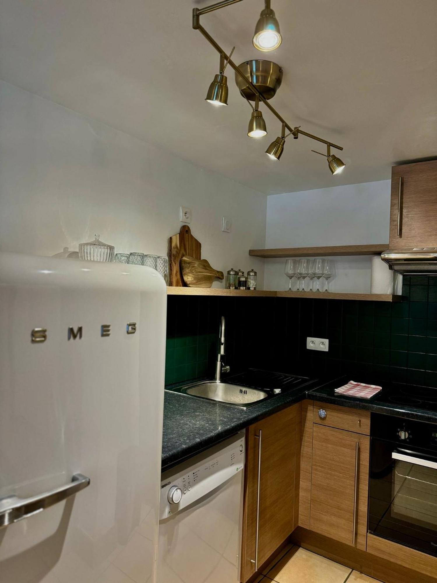 Le Petit Social Apartment *