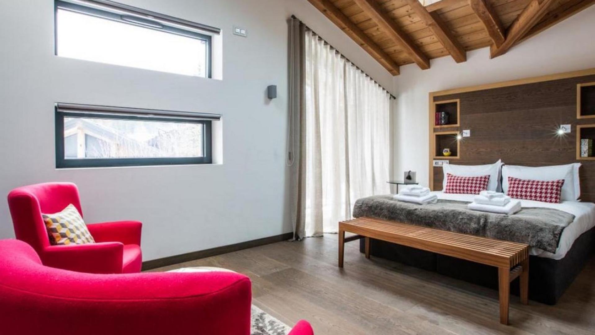 Villa 5br Beautiful With Exceptional Facilities - What'app - 0034-635-518-057 - For Reservations!