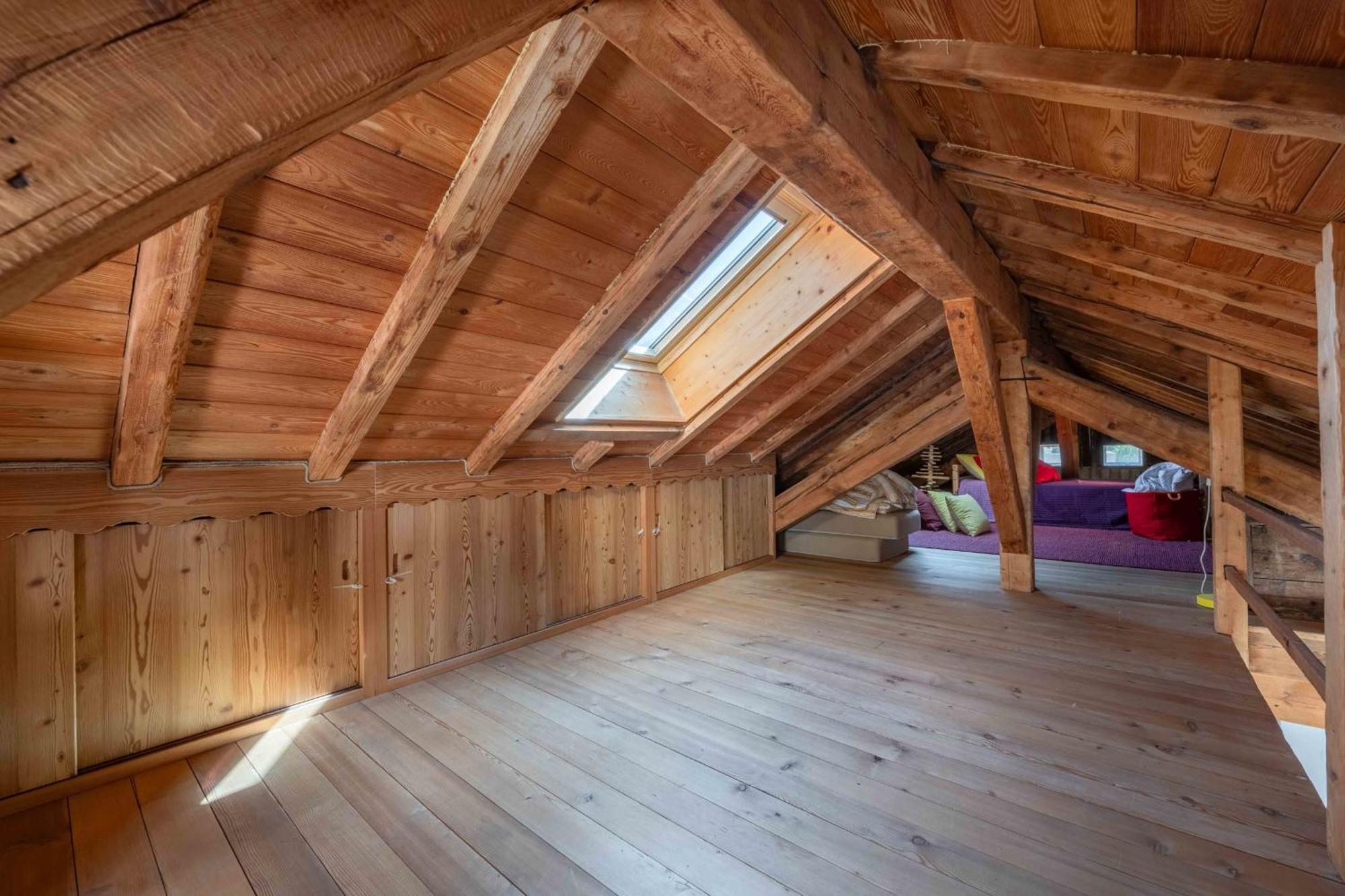 Spacious Loft On Pedestrian Street With Views Apartment *