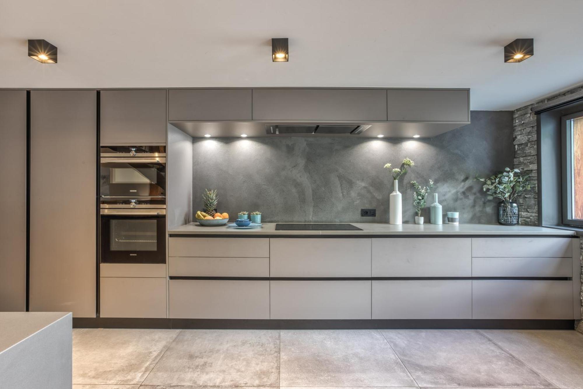 Rytola, Modern & In Chalet