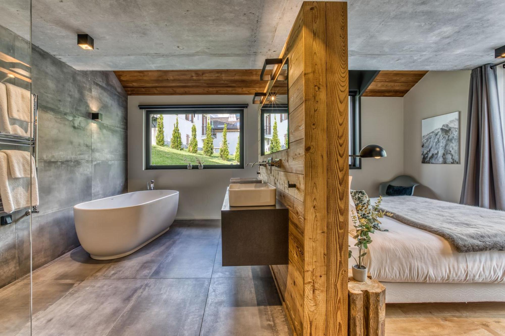 Rytola, Modern & In Chalet