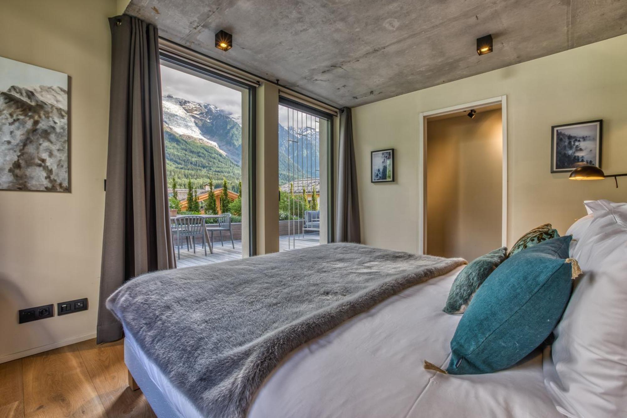 Rytola, Modern & In Chalet Chamonix
