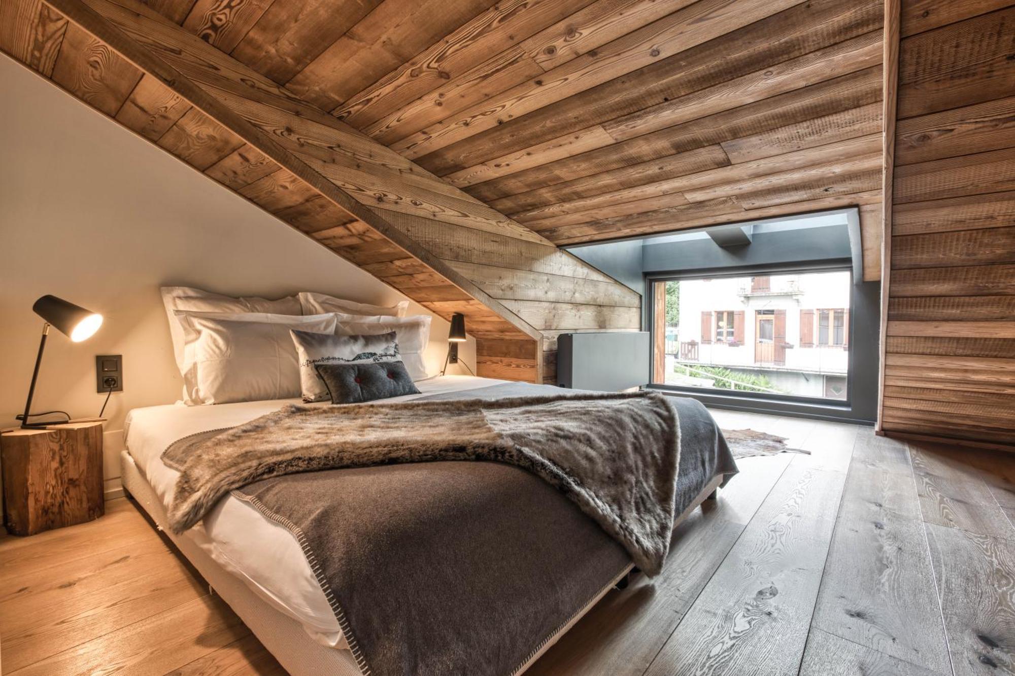 Rytola, Modern & In Chalet