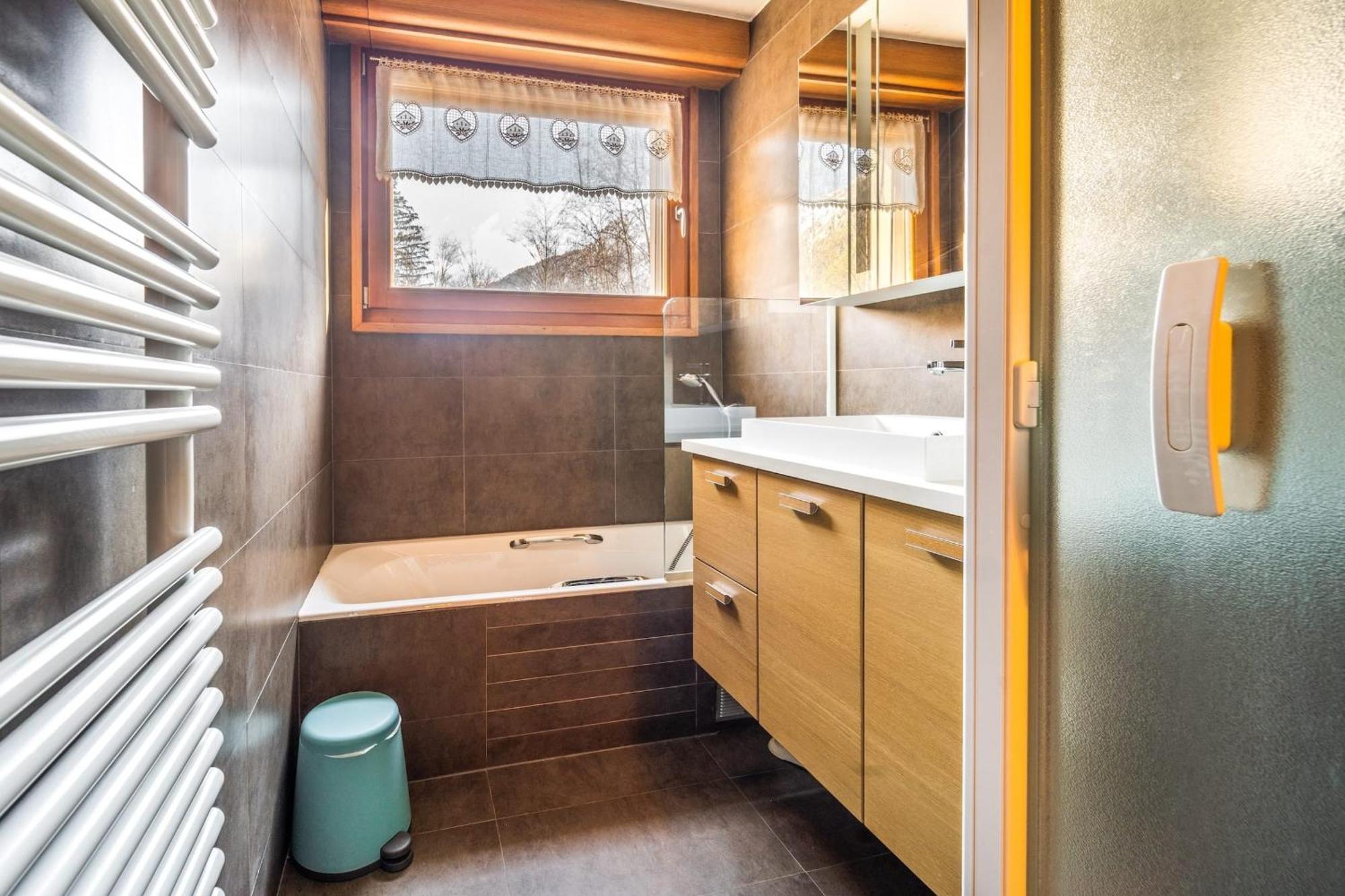 Spacious With Mont Blanc Views Apartment
