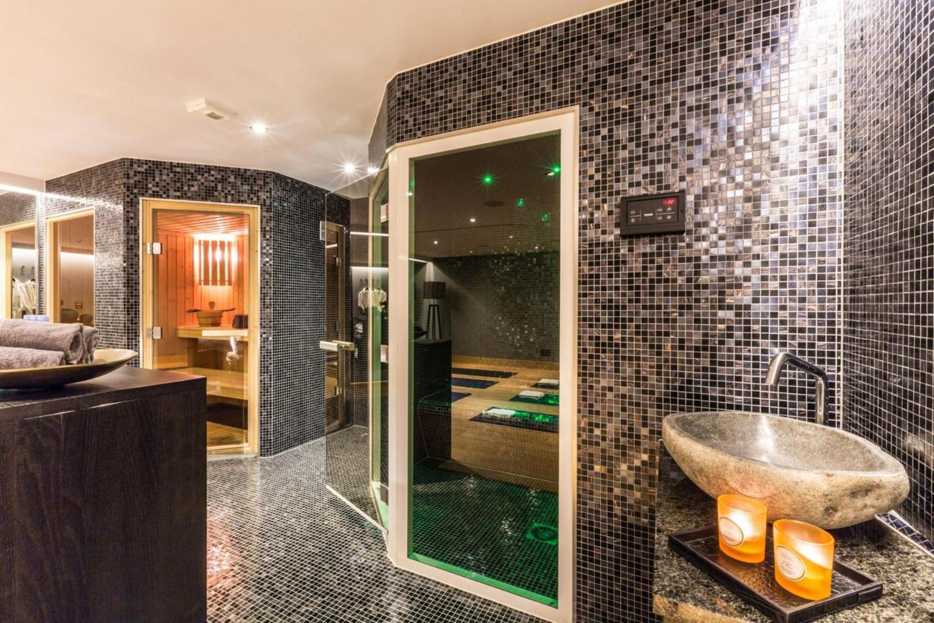Roig Sapphire ***** * Chamonix
