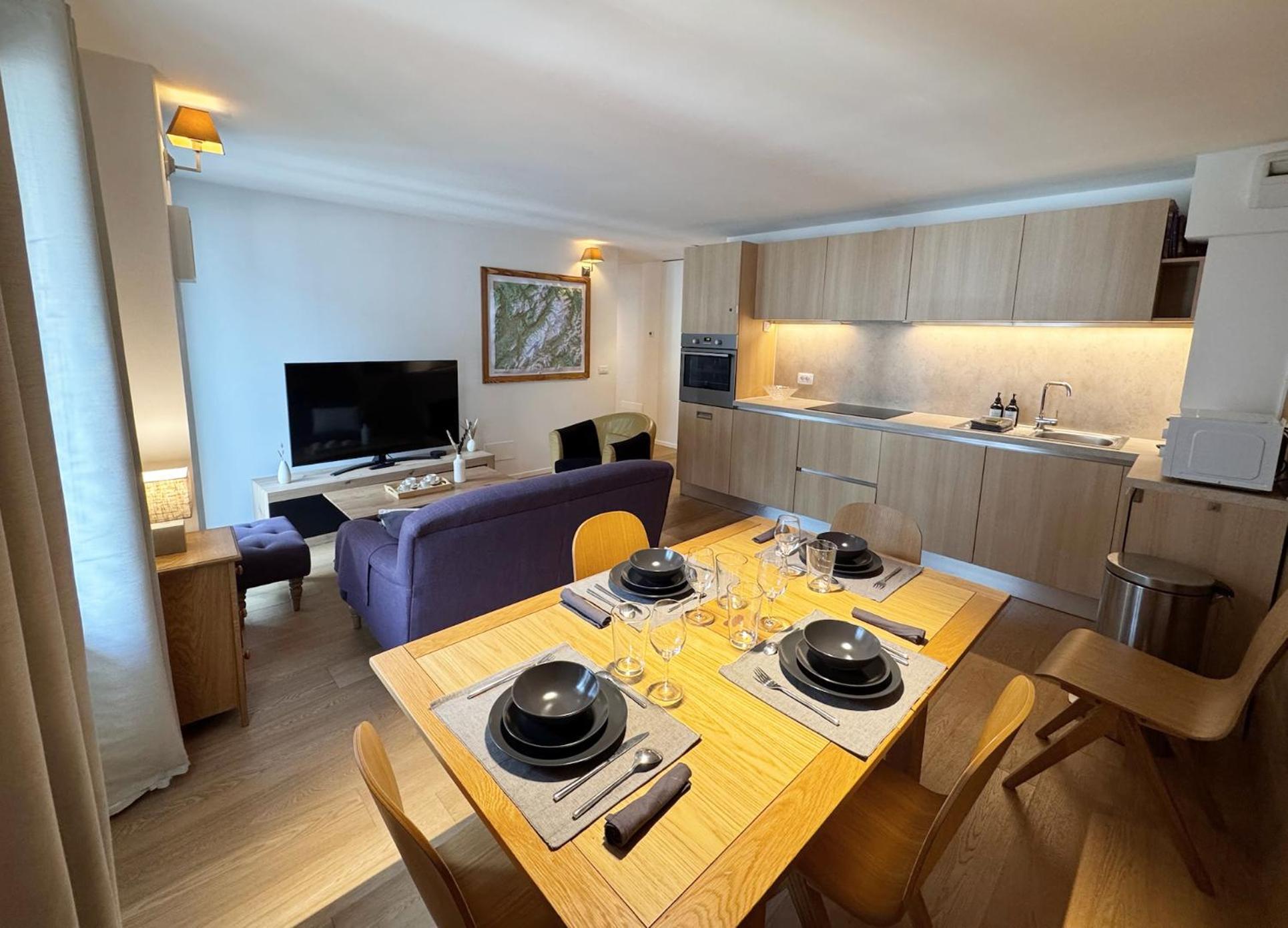 Modern 2-br In The Heart Of Apartment