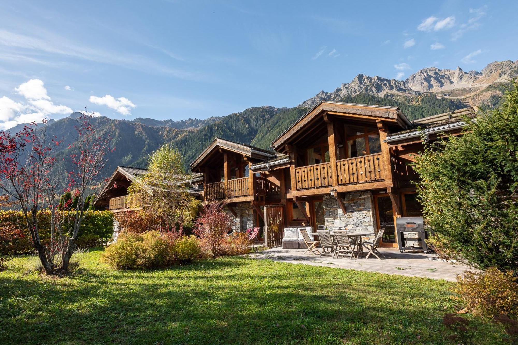 Big Mountain House - Alpes Travel - Les Praz - Sleeps 8 Chalet
