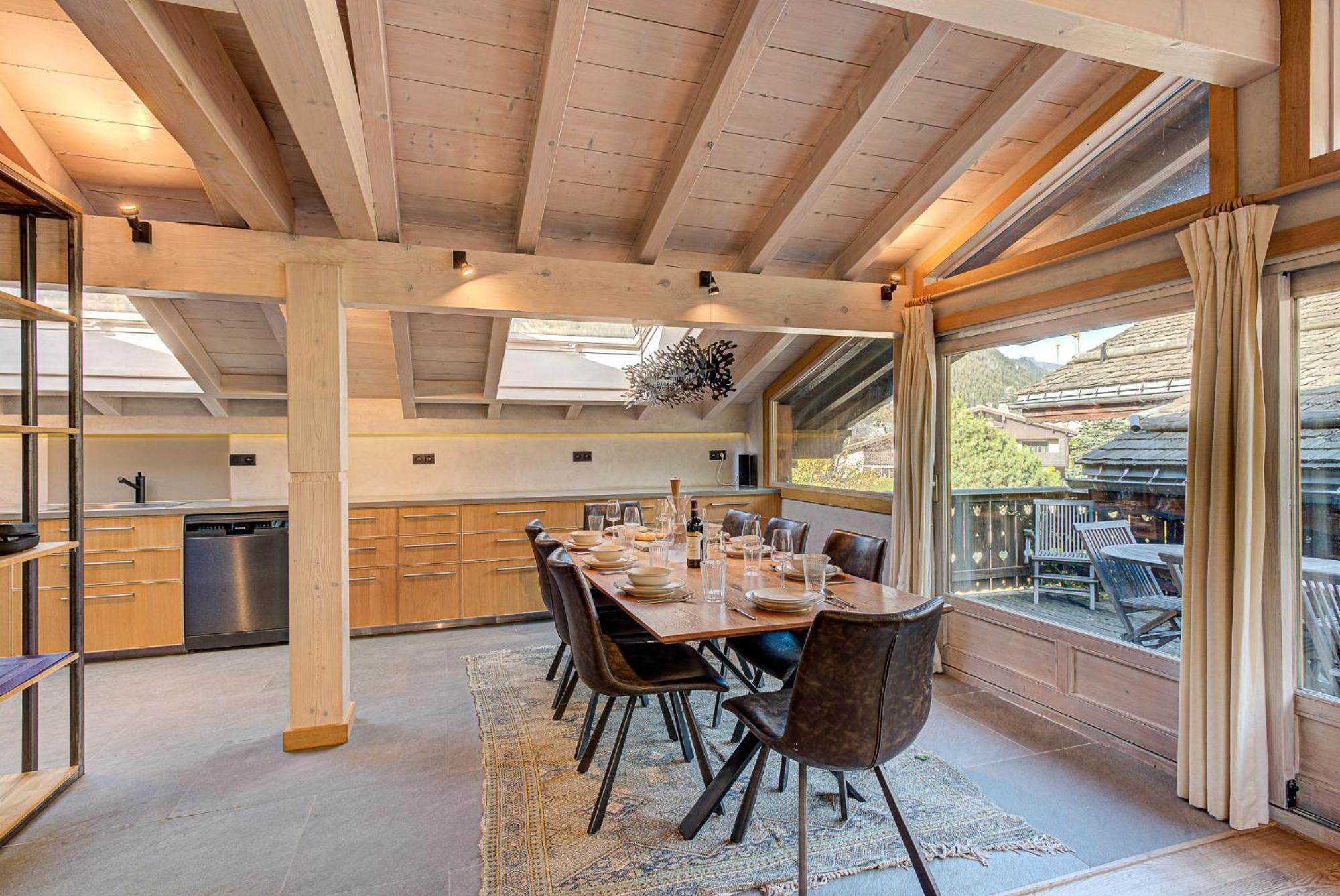 Kaiya - Alpes Travel - Les Praz - Sleeps 8 Chamonix