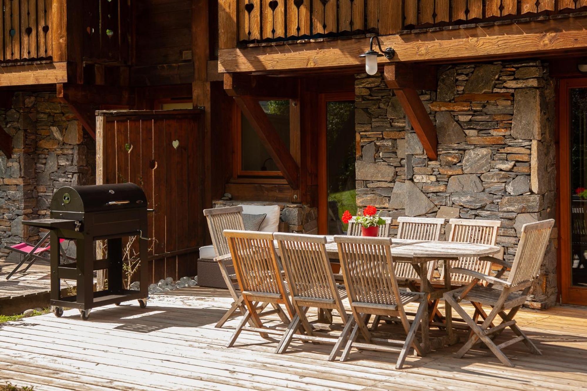 Chalet Big Mountain House - Alpes Travel - Les Praz - Sleeps 8 Chamonix