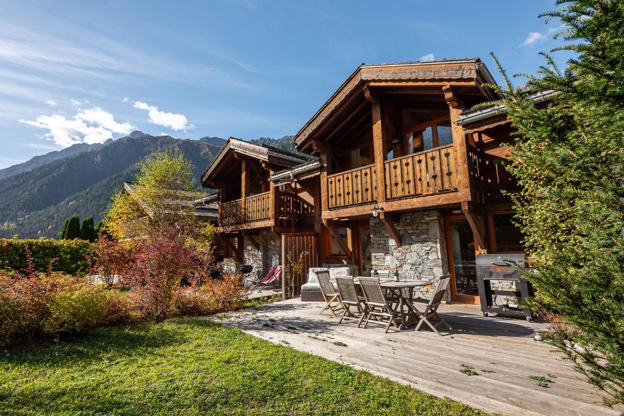 Big Mountain House - Alpes Travel - Les Praz - Sleeps 8 Chalet Chamonix