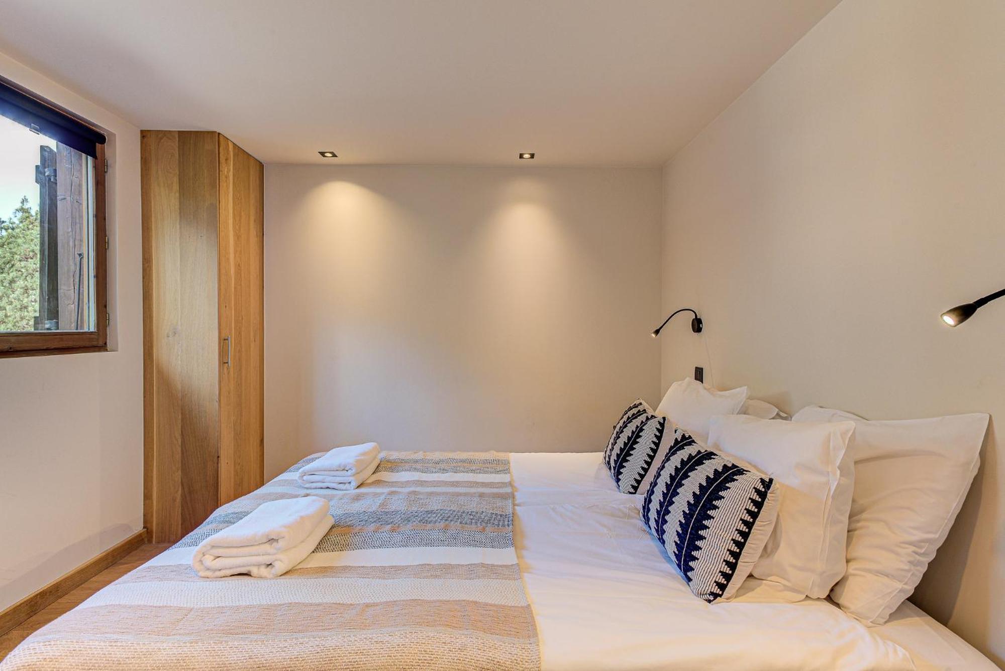 Chalet Big Mountain House - Alpes Travel - Les Praz - Sleeps 8 Chamonix