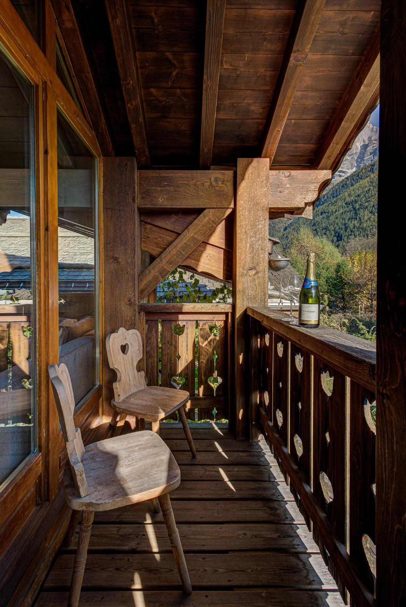 Big Mountain House - Alpes Travel - Les Praz - Sleeps 8