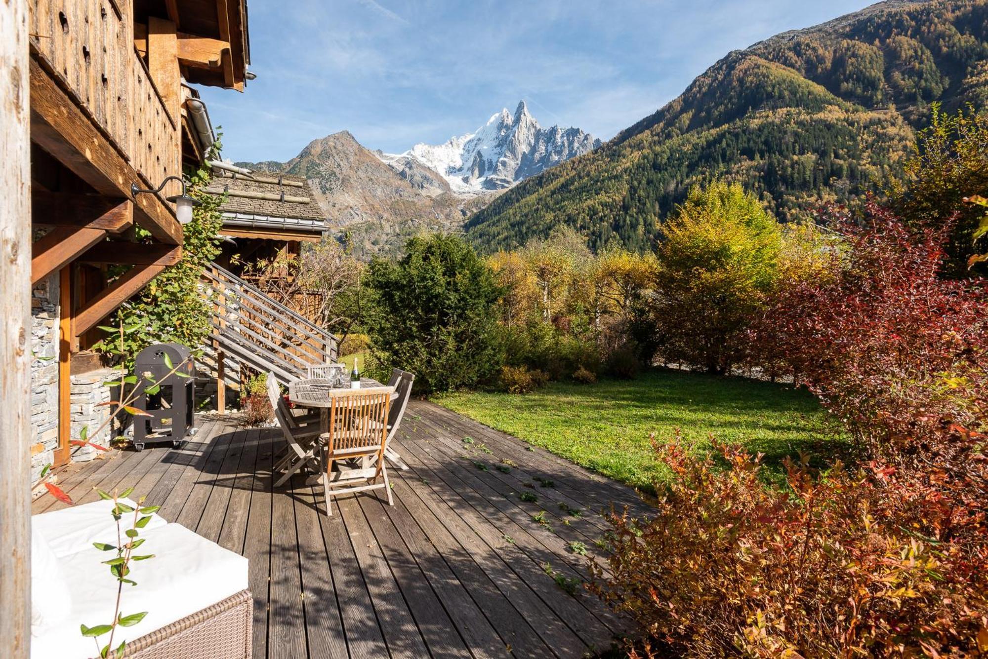 Big Mountain House - Alpes Travel - Les Praz - Sleeps 8 Chalet Chamonix