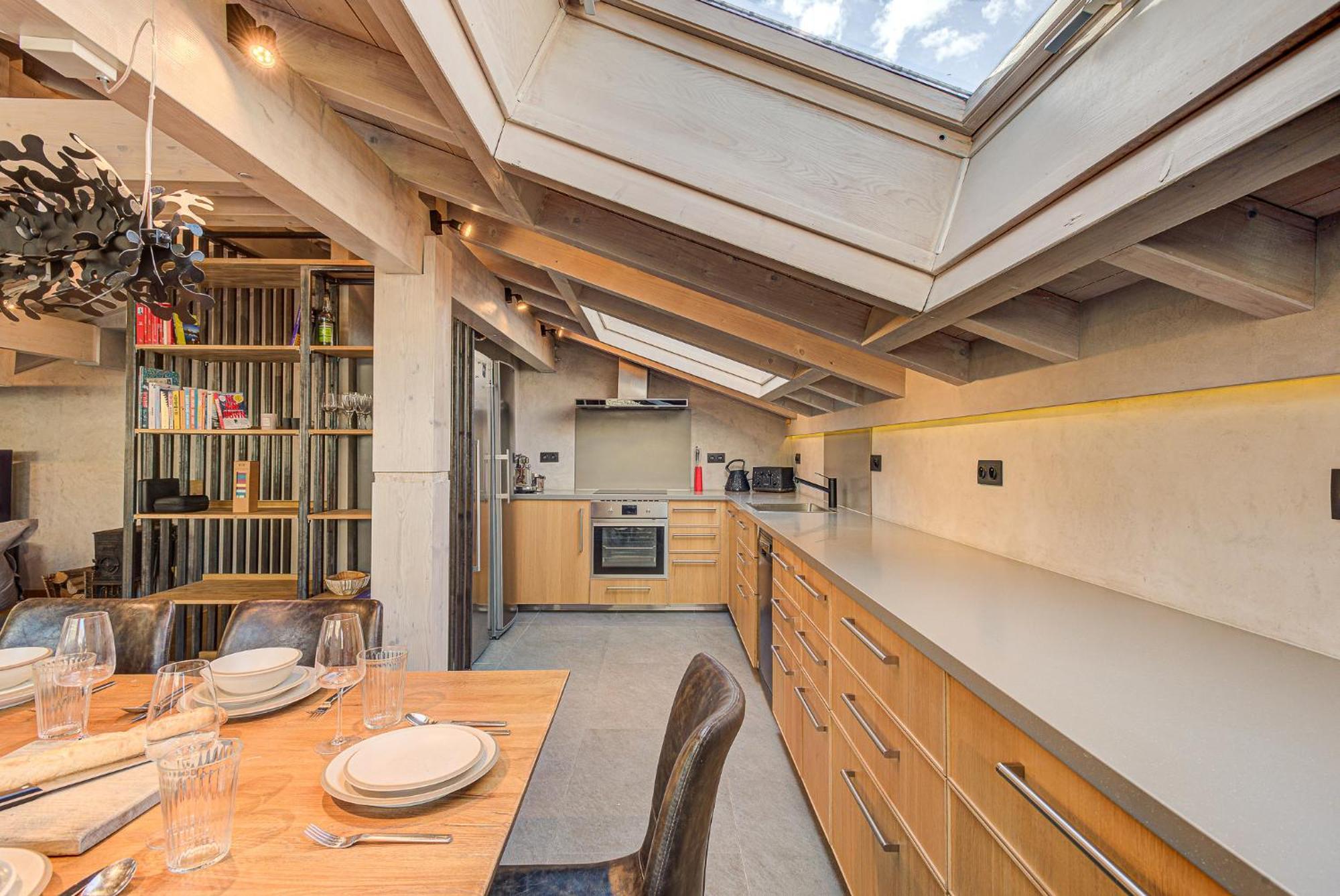 Chalet Big Mountain House - Alpes Travel - Les Praz - Sleeps 8 Chamonix