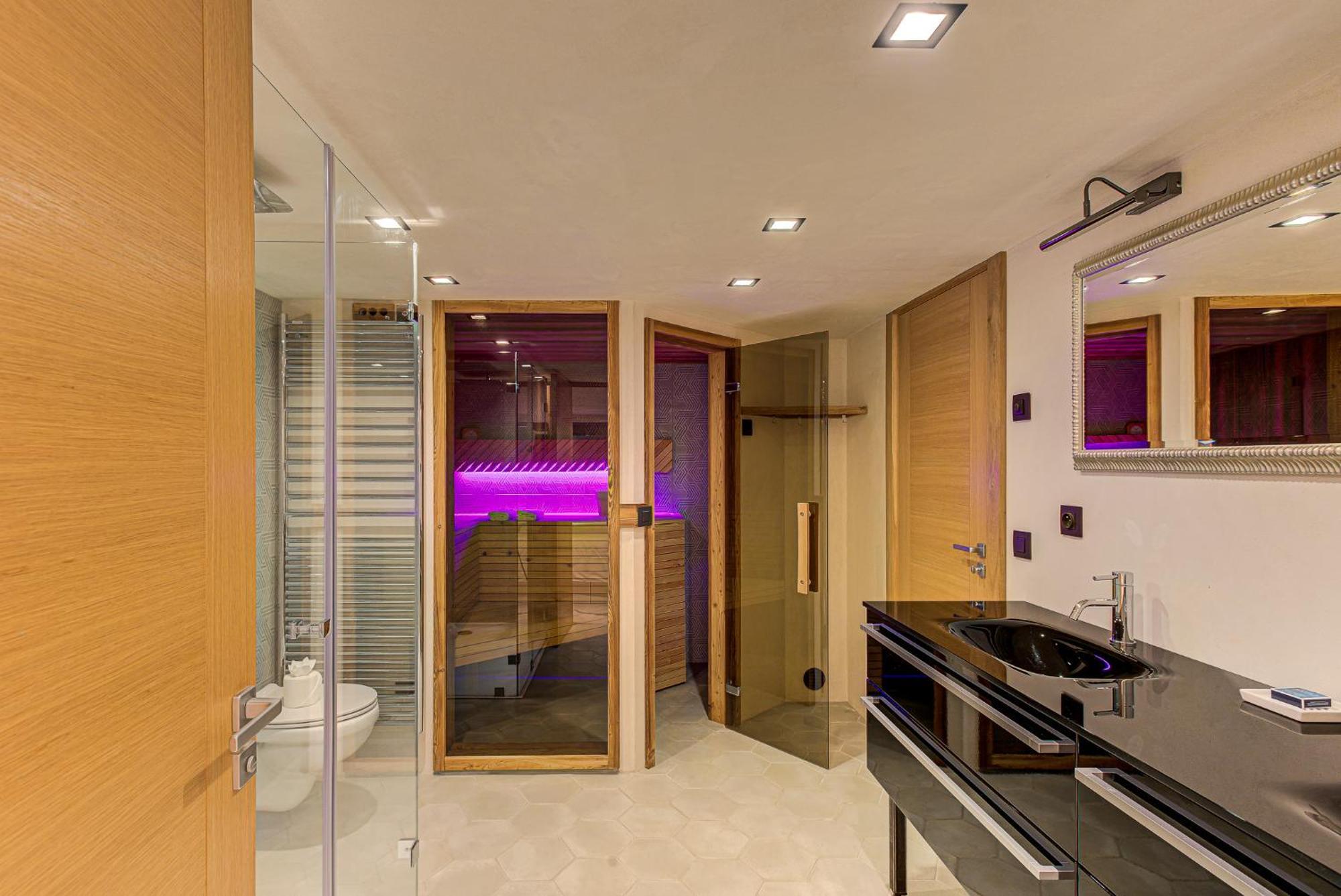 Kaiya - Alpes Travel - Les Praz - Sleeps 8 Chamonix