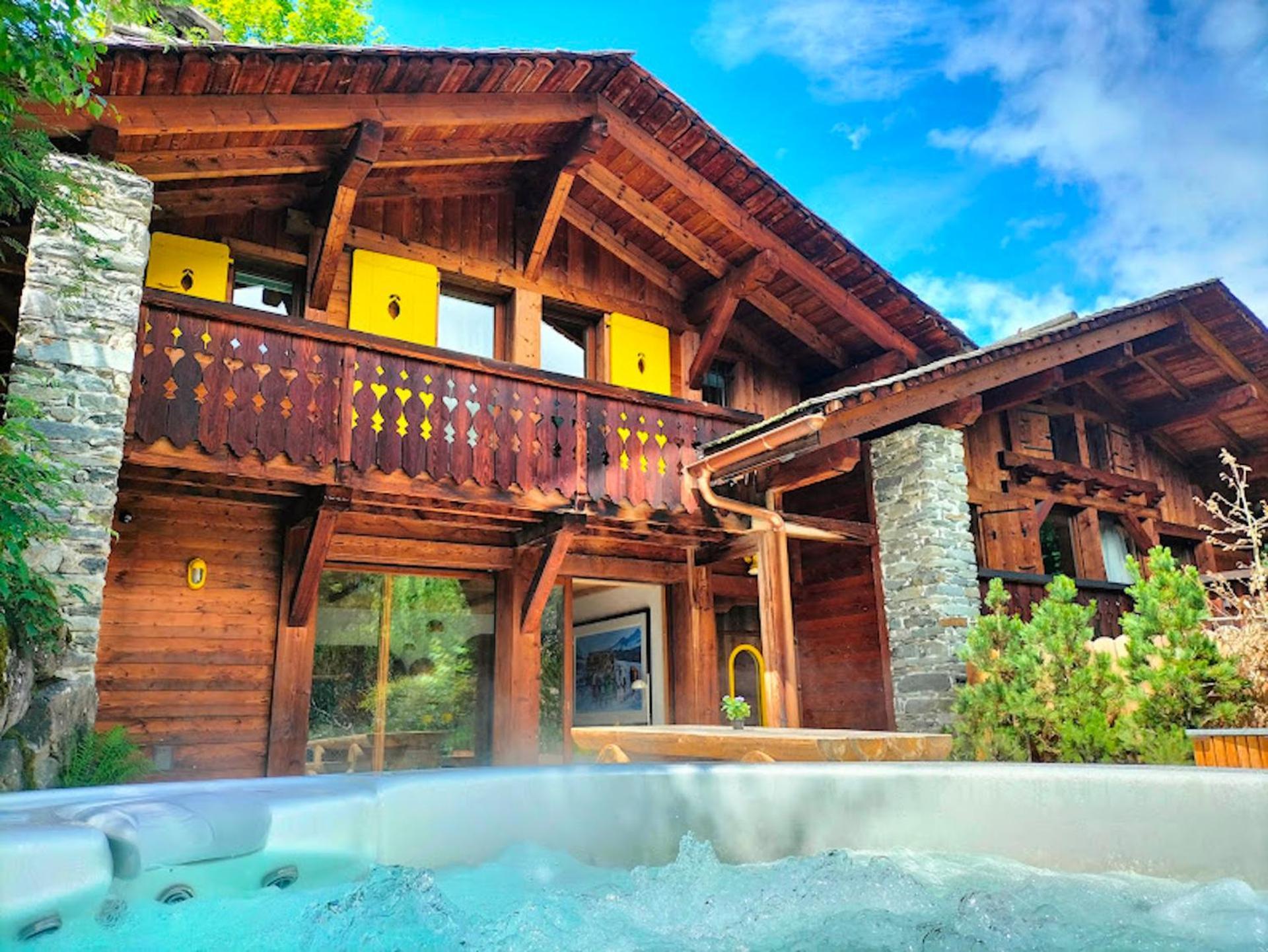 Chalet Three Bedroom Lemon Pit *