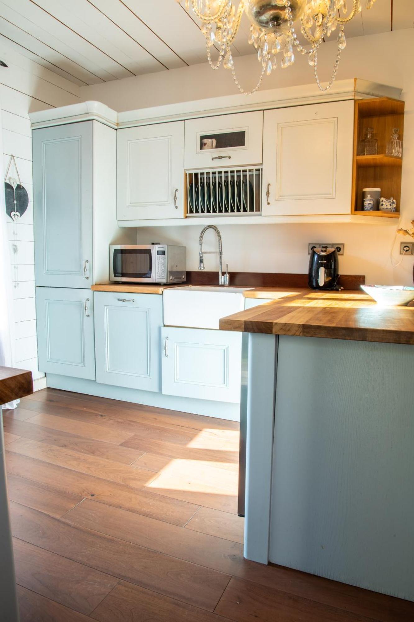 Heart Of Lovely And Cosy 2 Bedrooms, Terrace, Parking