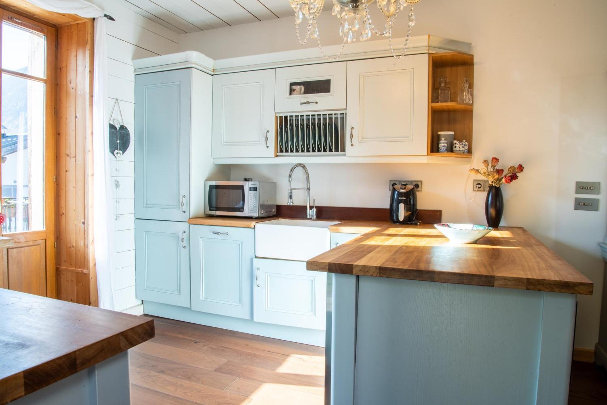 Apartment Heart Of Lovely And Cosy 2 Bedrooms, Terrace, Parking