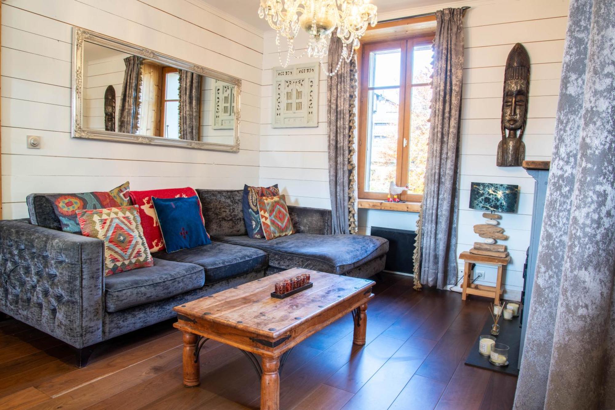 Apartment Heart Of Lovely And Cosy 2 Bedrooms, Terrace, Parking