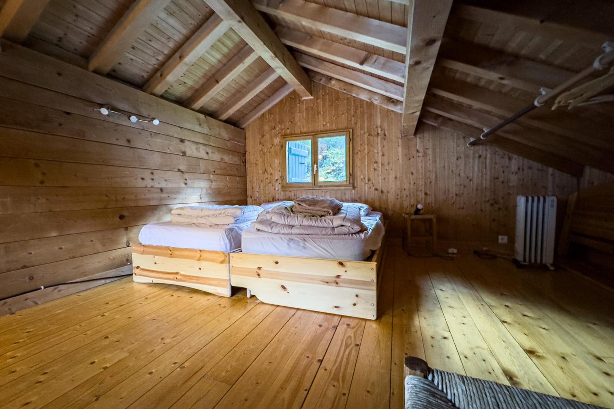 Chalet Authentic Family With Garden In