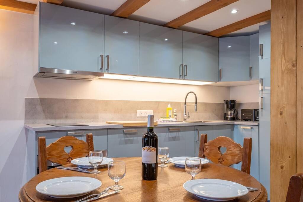 Le Cristal - Close To The Slopes & Free Parking - By Cozee Apartment