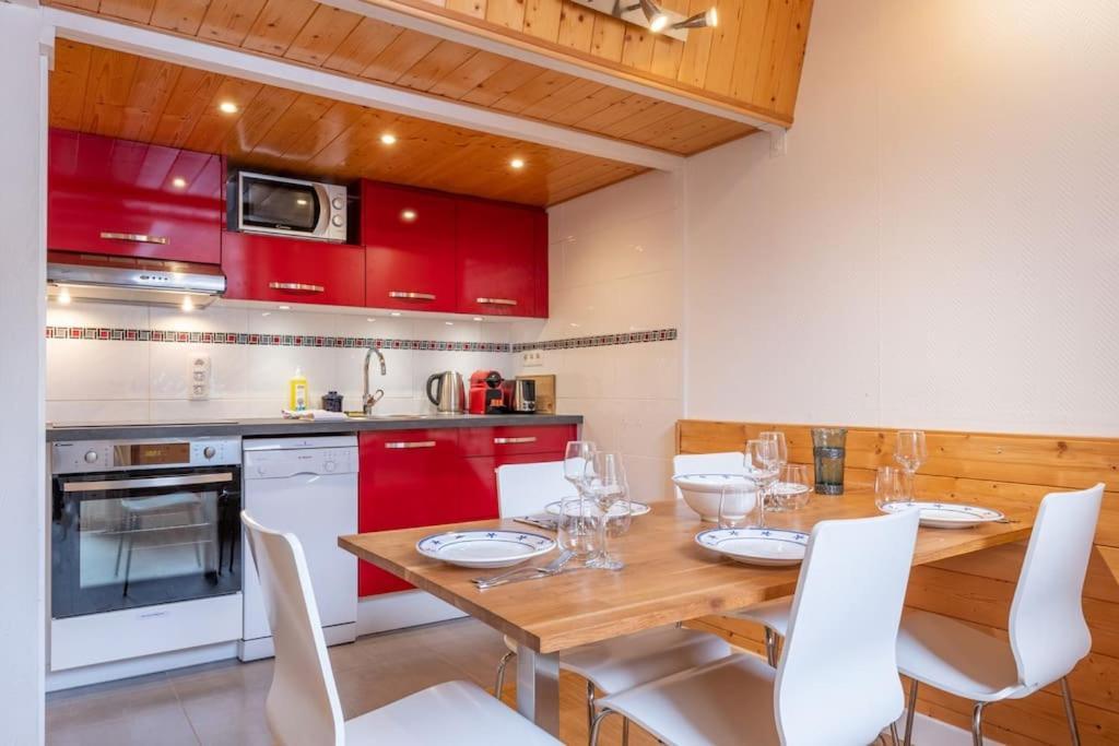 Ancolie - Free Parking Close To Lift - By Cozee Apartment *