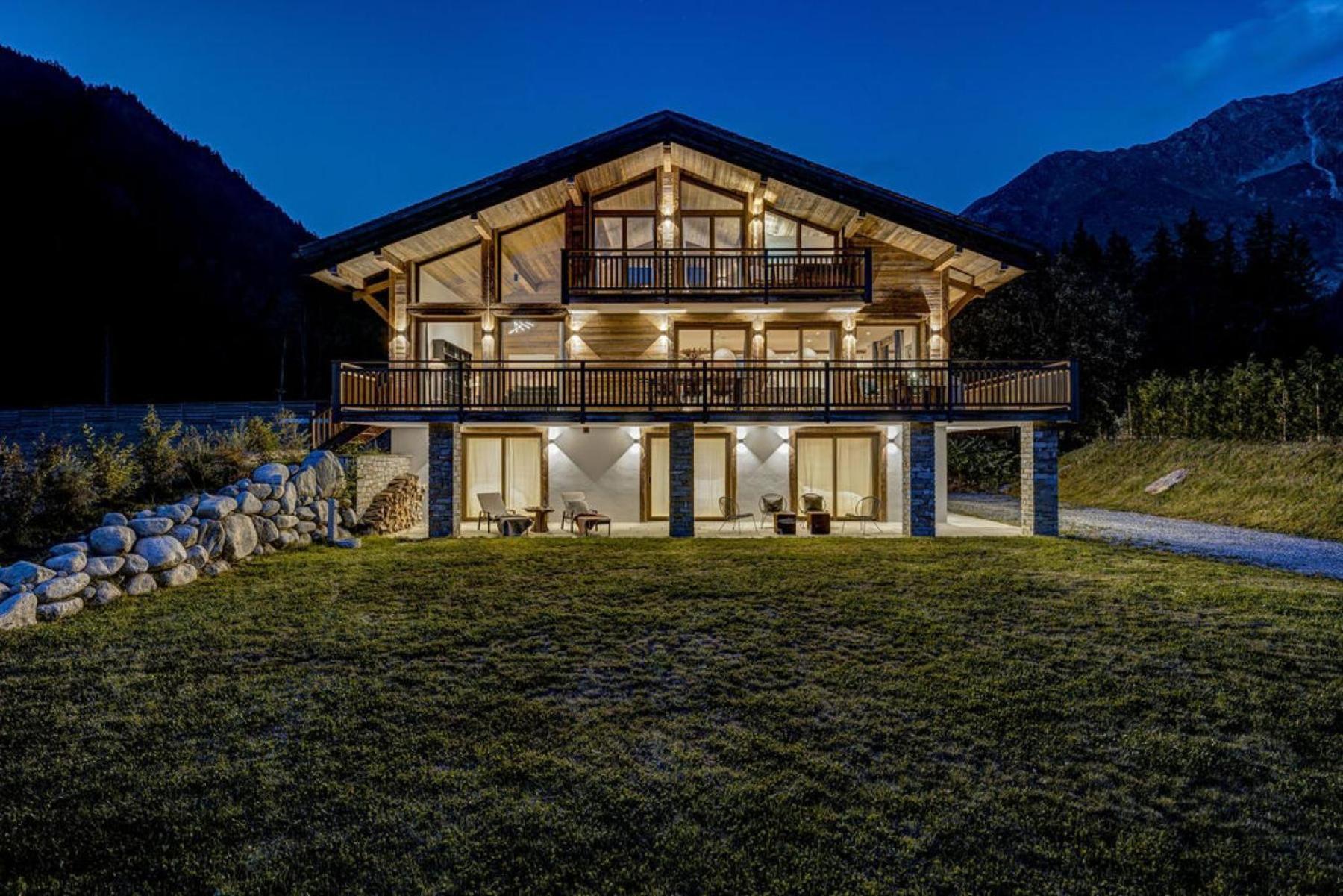Freya Villa