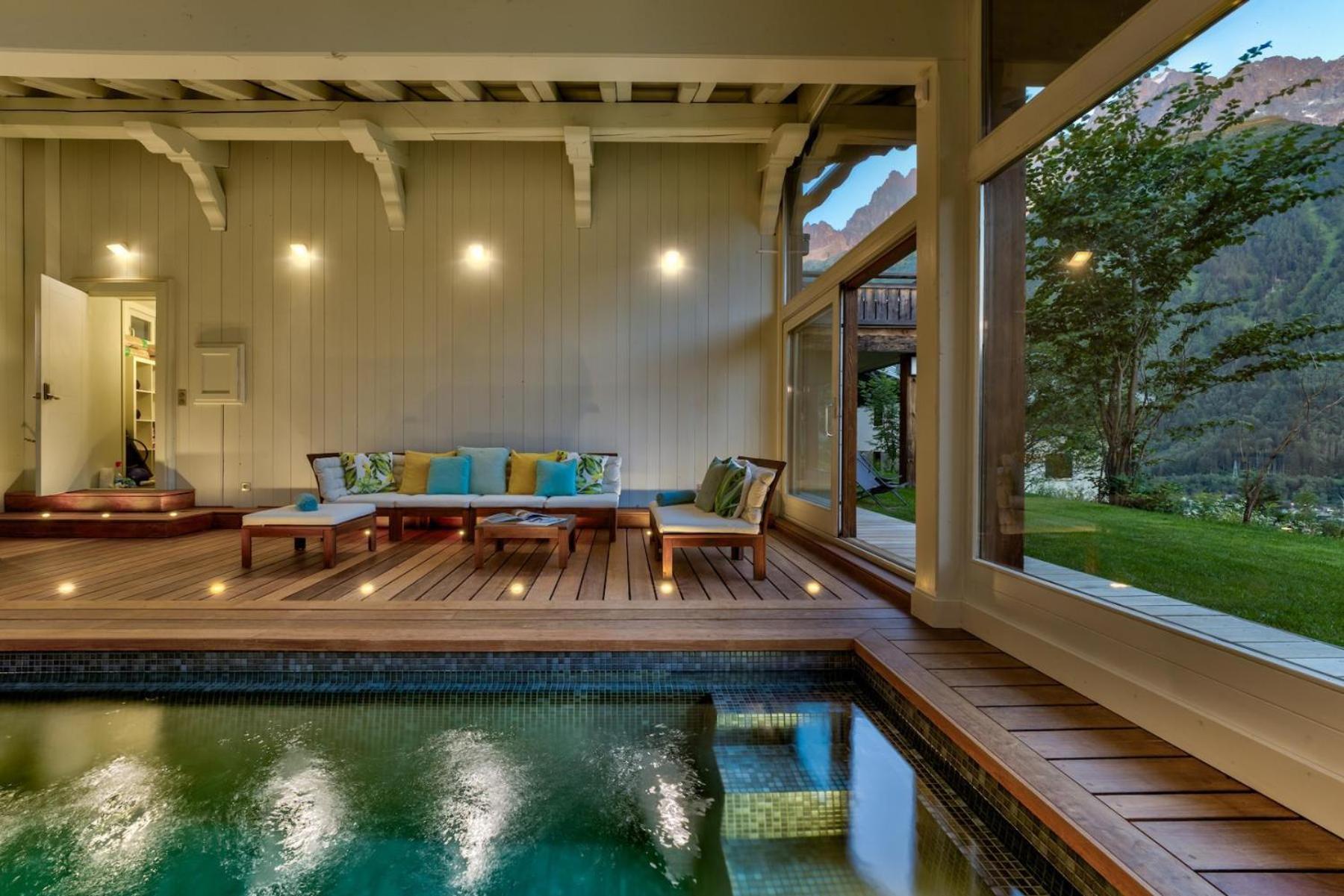 Hibou Villa