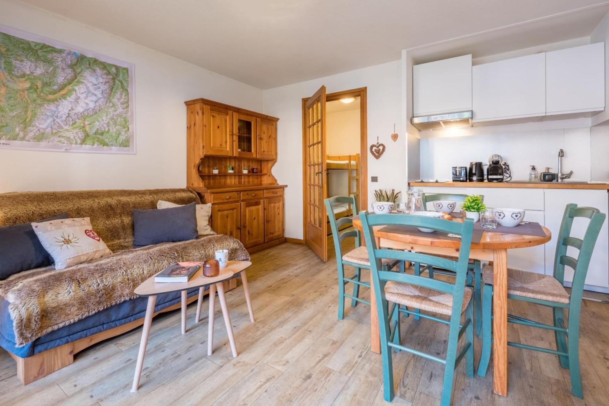 Charming With Balcony Near The Slopes Chamonix