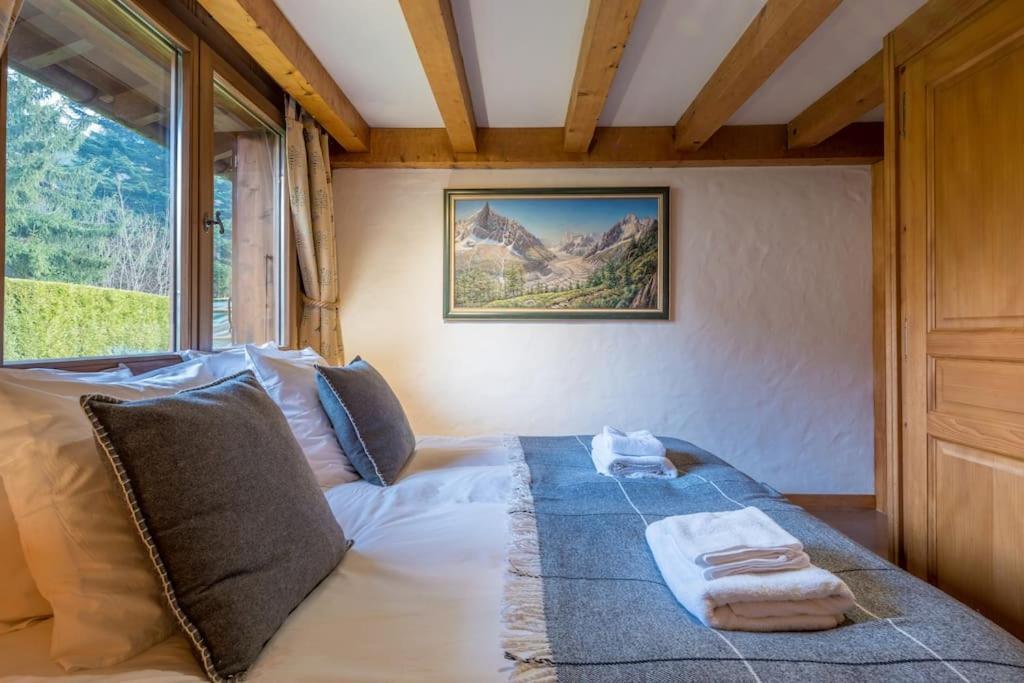 Chalet Altura- 5 Bedrooms - Jacuzzi And Sauna - By Cozee