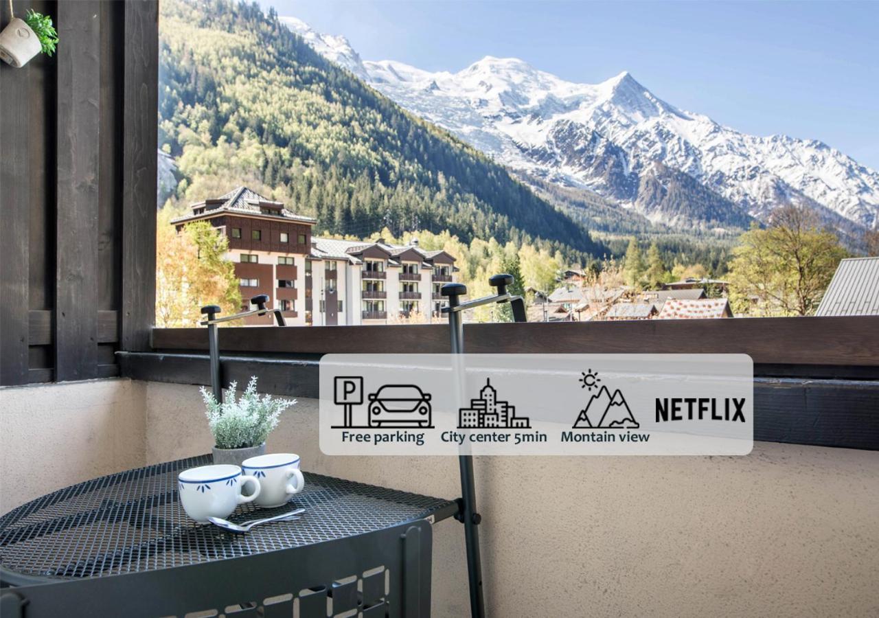 Au Pied Du Mont-blanc - Chamonix