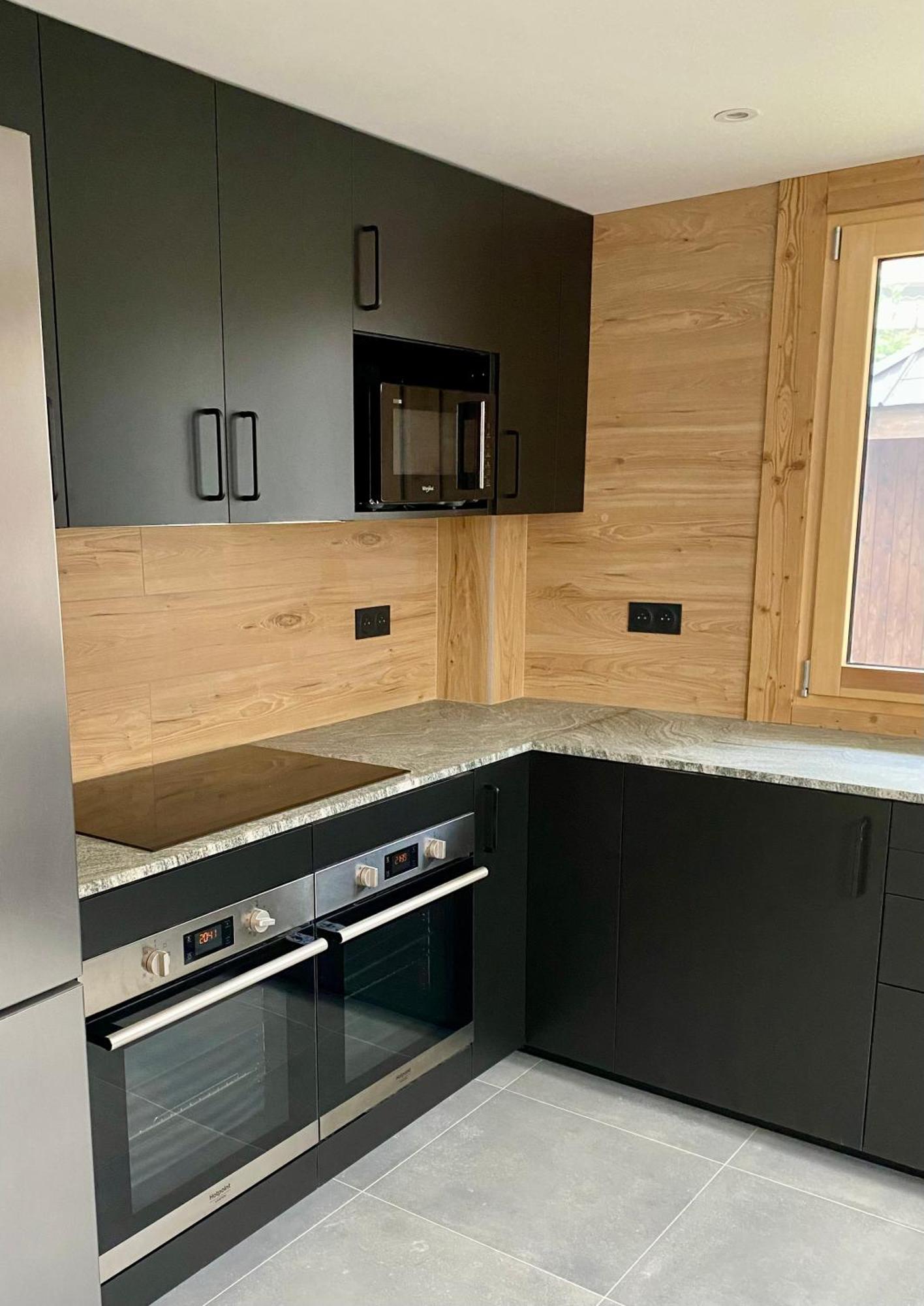 4 Bedroom, 4 Bathroom, Hot Tub, Centre