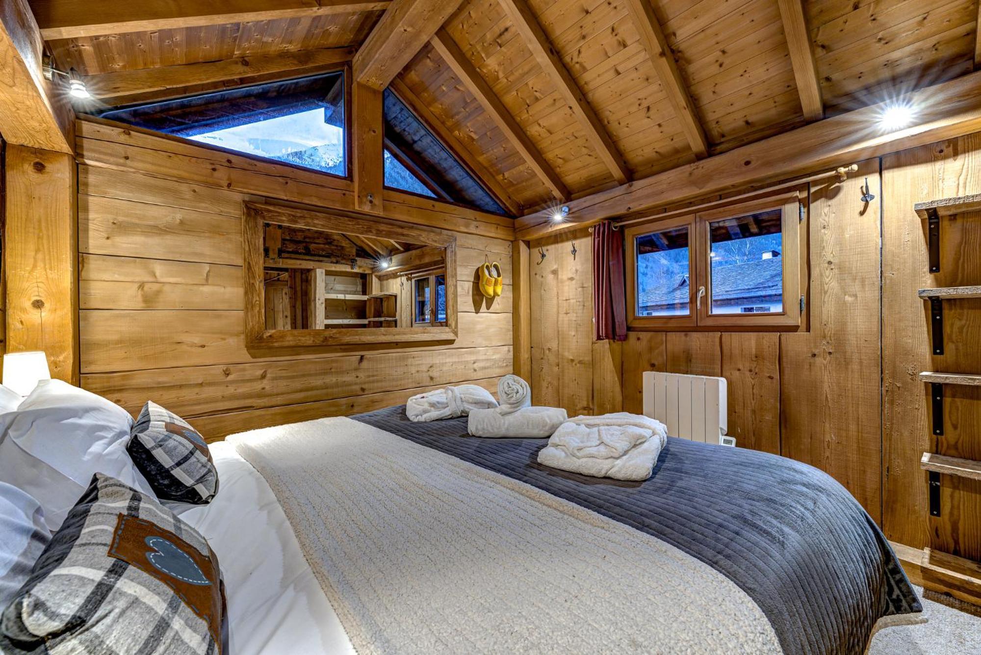 Tiki - Hot Tub & Sauna Chalet *