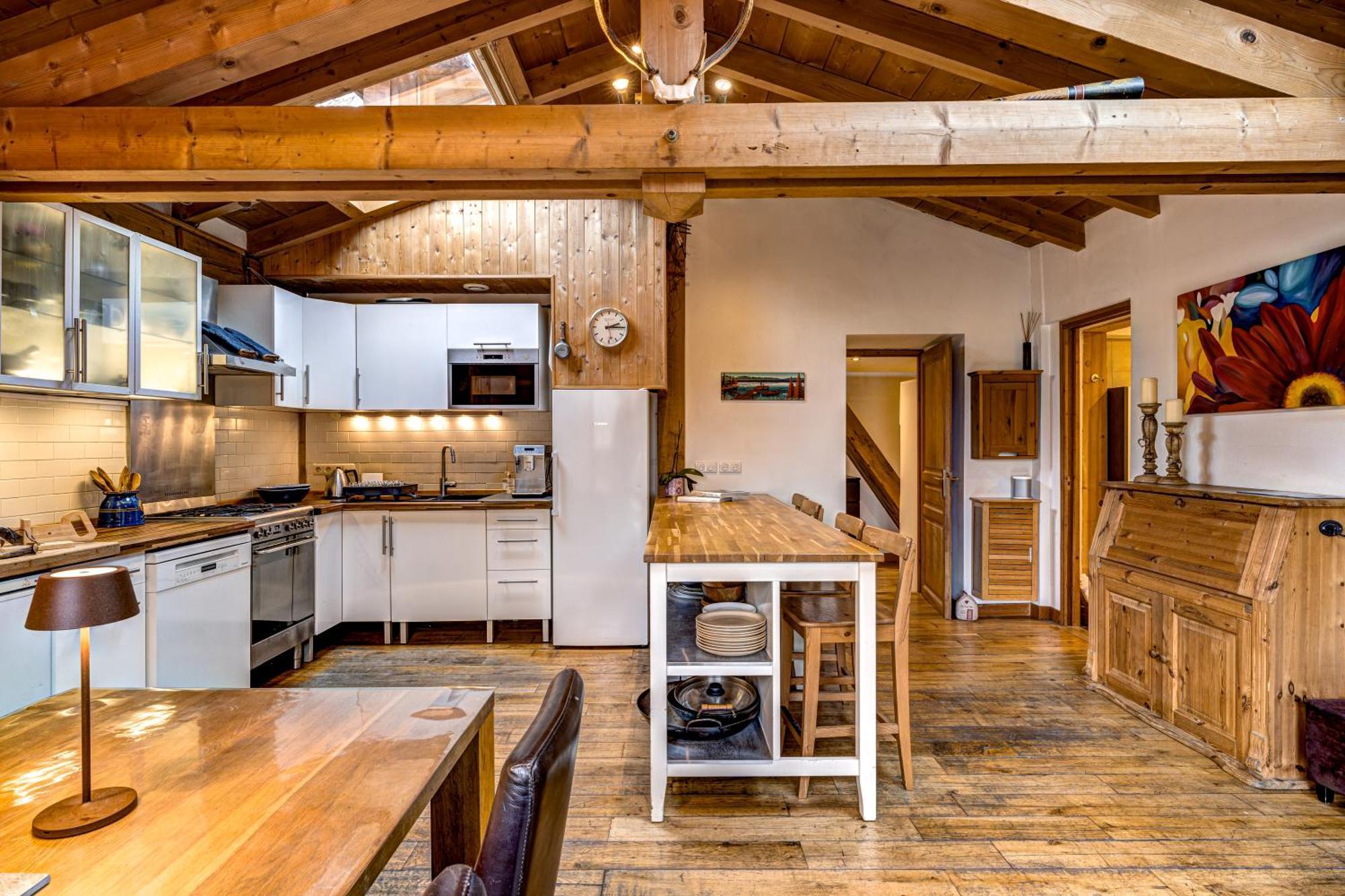 Tiki - Hot Tub & Sauna Chalet *