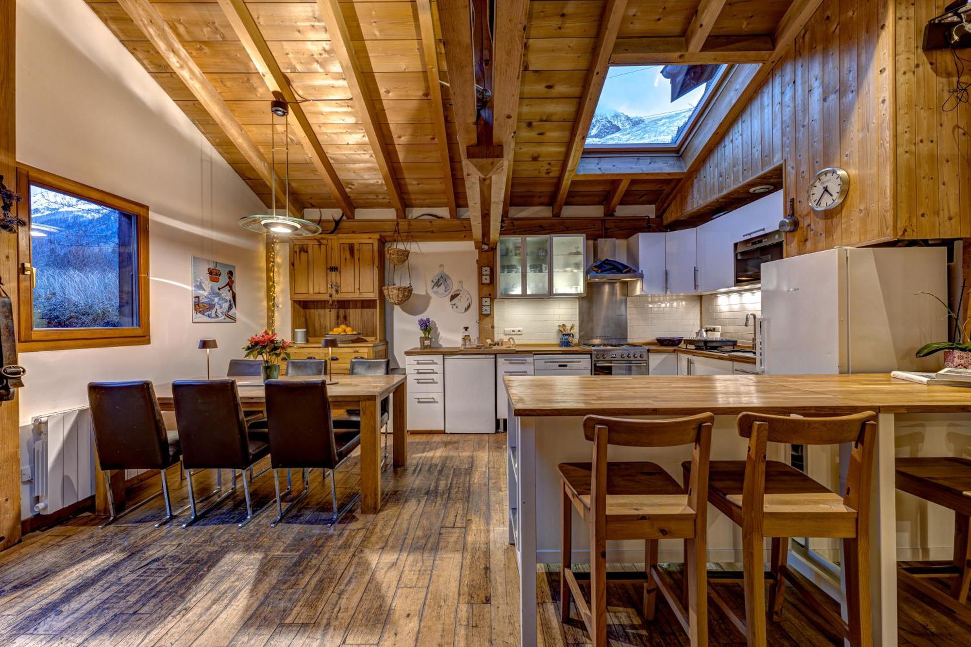 Chalet Tiki - Hot Tub & Sauna *
