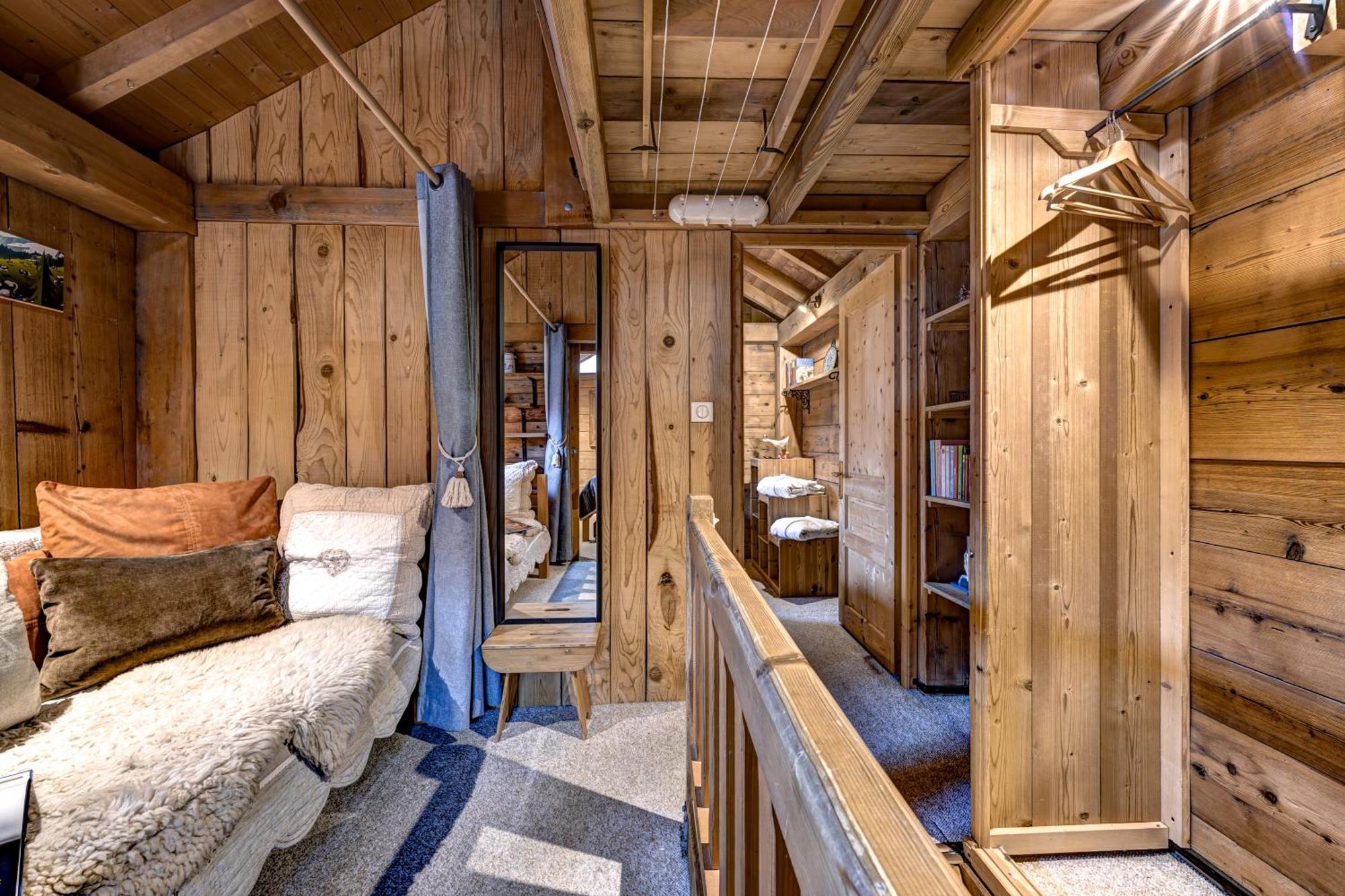 Tiki - Hot Tub & Sauna Chalet *