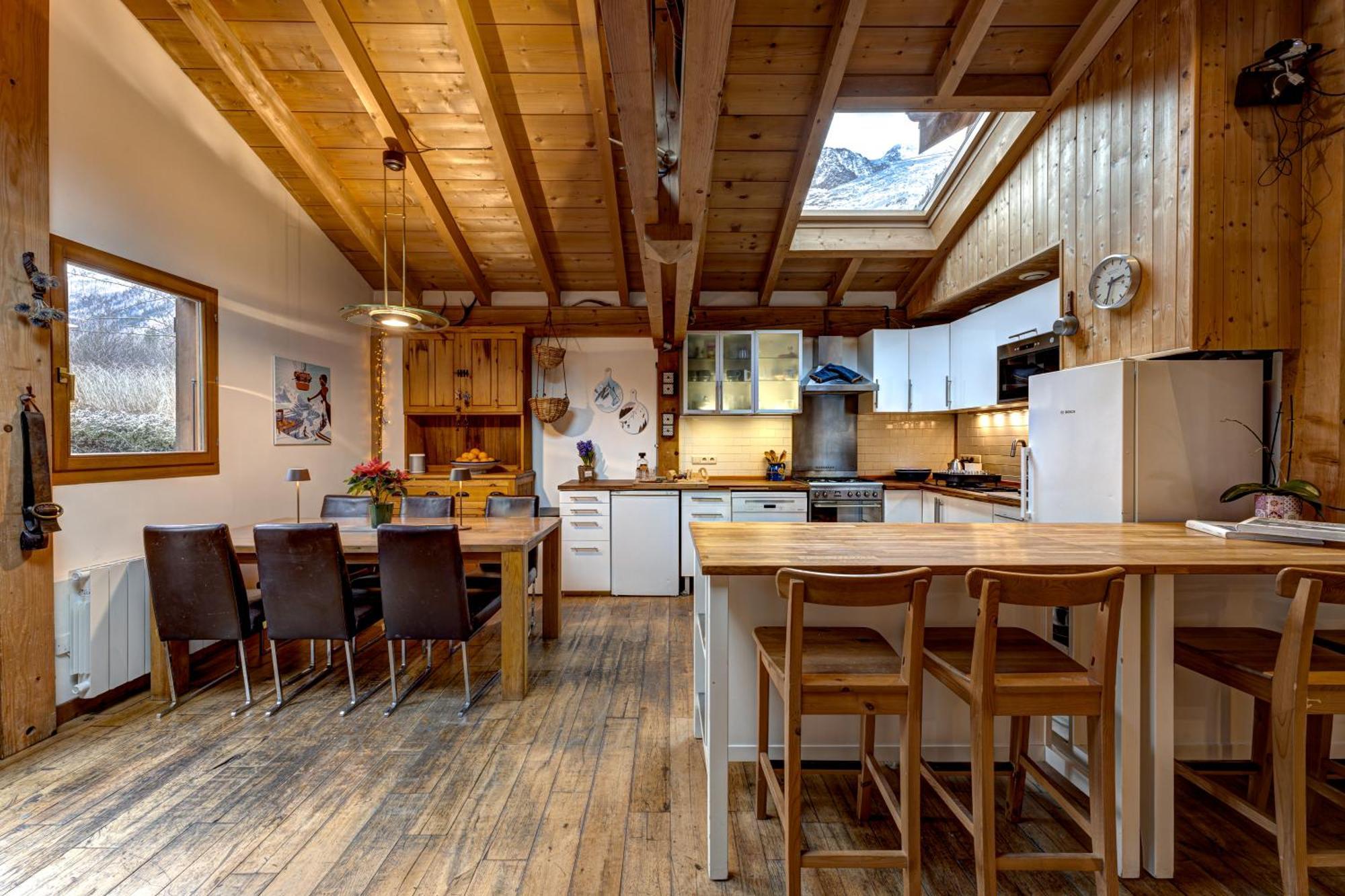 Chalet Tiki - Hot Tub & Sauna