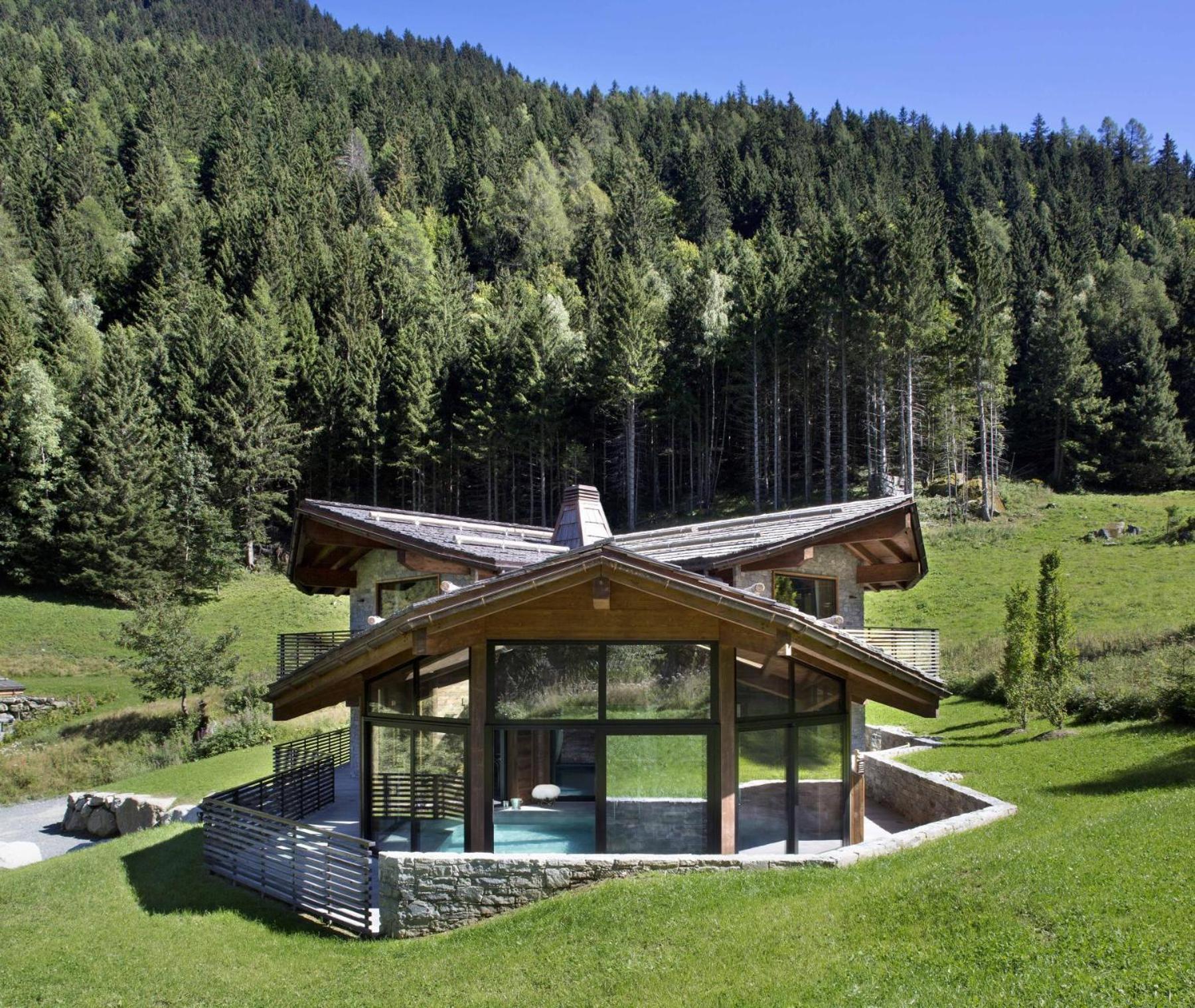 Alta Villa