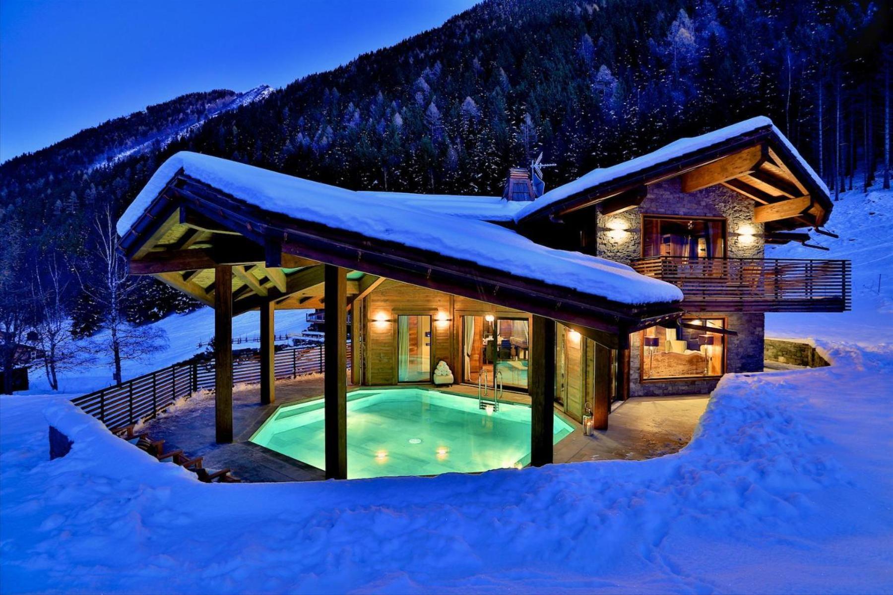 Alta Villa