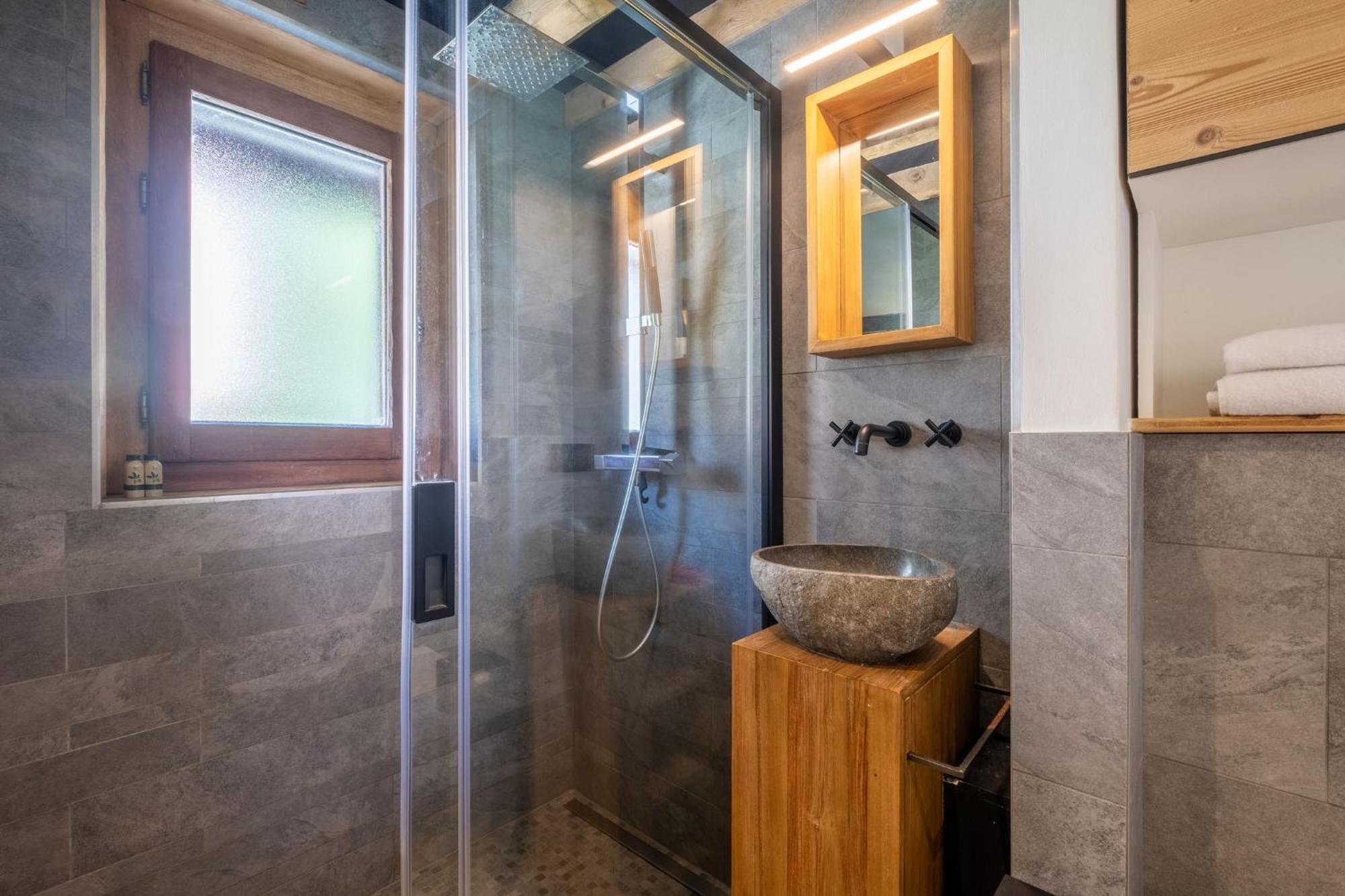 Modern For 5 People, Mountain, Town Center Touring Chamonix