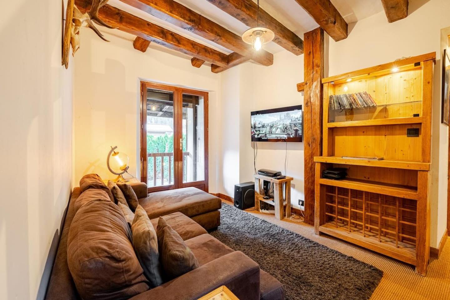 Marmotte Mountain Manor Lodge *