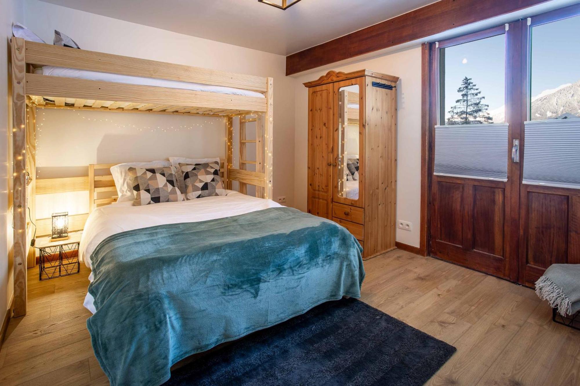 Les Trois Balcons - Year Apartment *