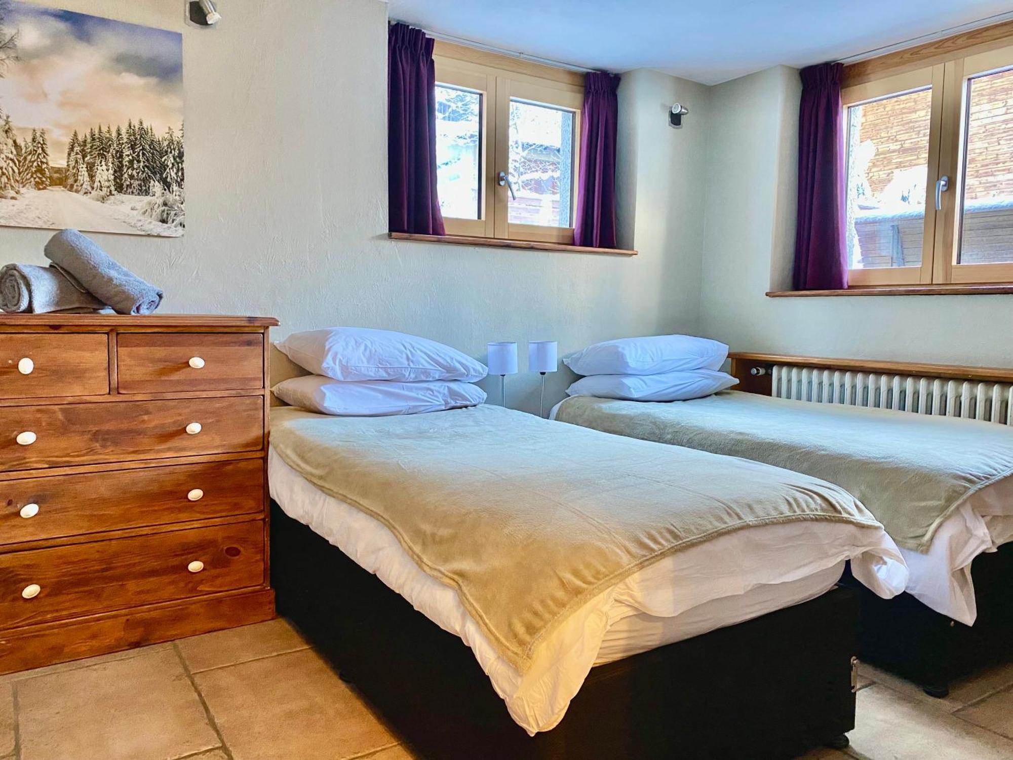 Apartment 4 Bedroom, 4 Bathroom, Hot Tub, Centre