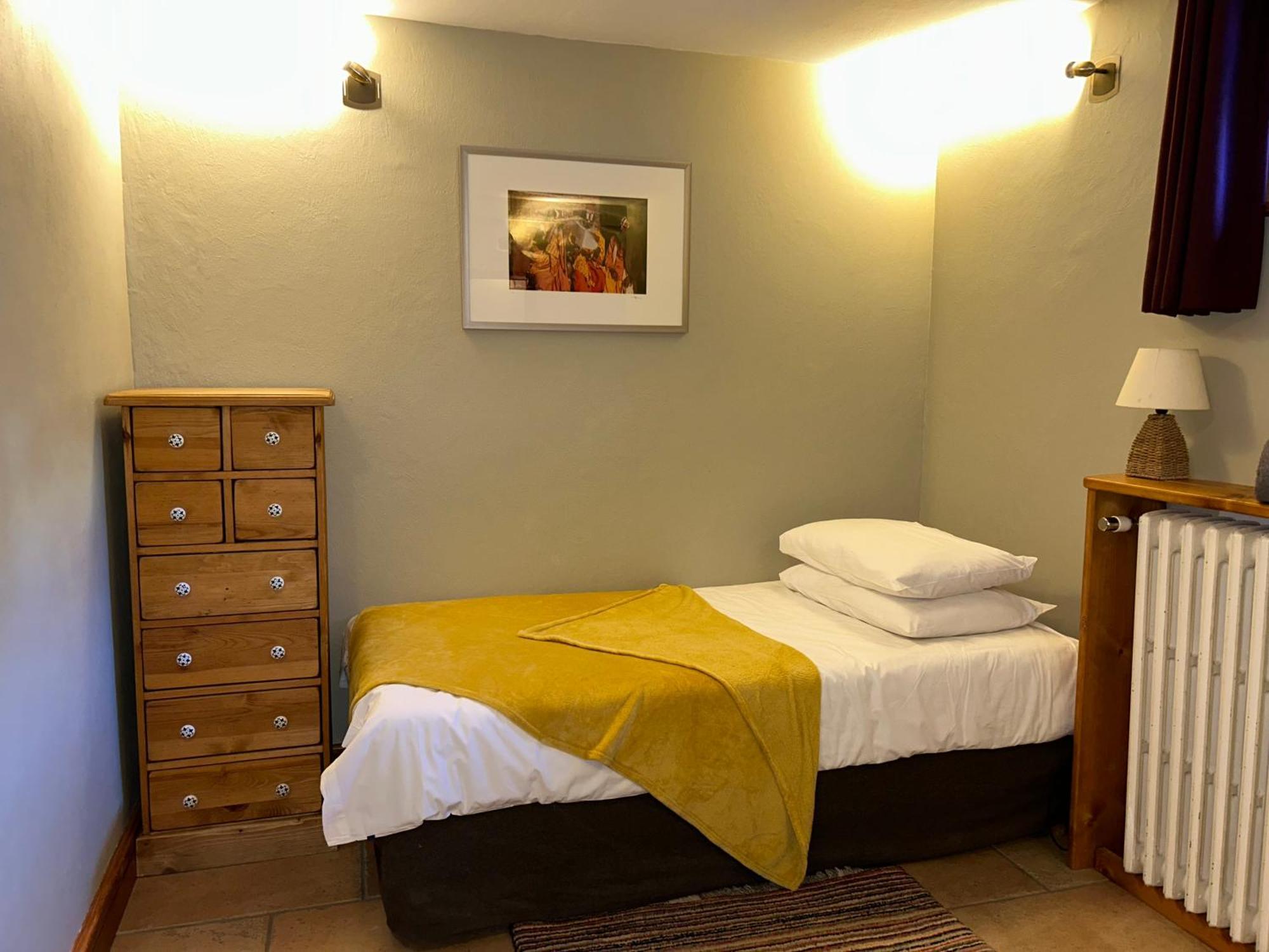 Apartment 4 Bedroom, 4 Bathroom, Hot Tub, Centre *