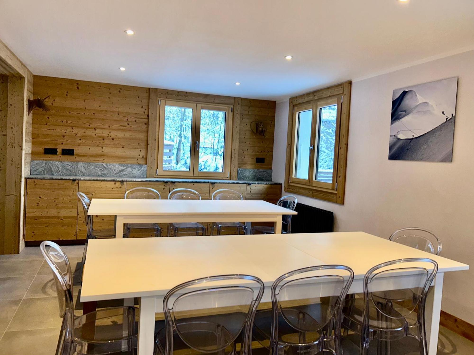 Apartment 4 Bedroom, 4 Bathroom, Hot Tub, Centre