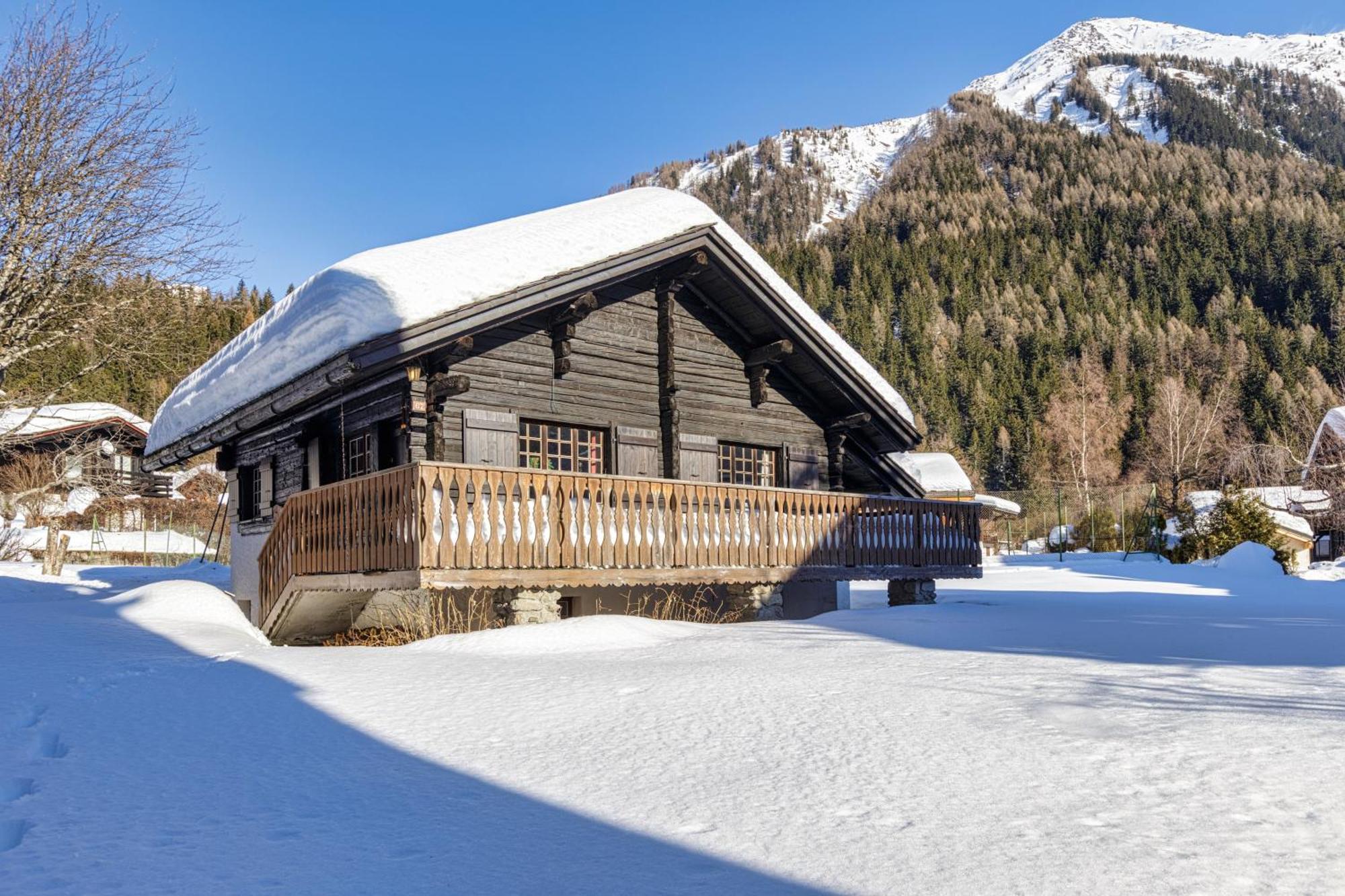 Chalet Spouter Happy
