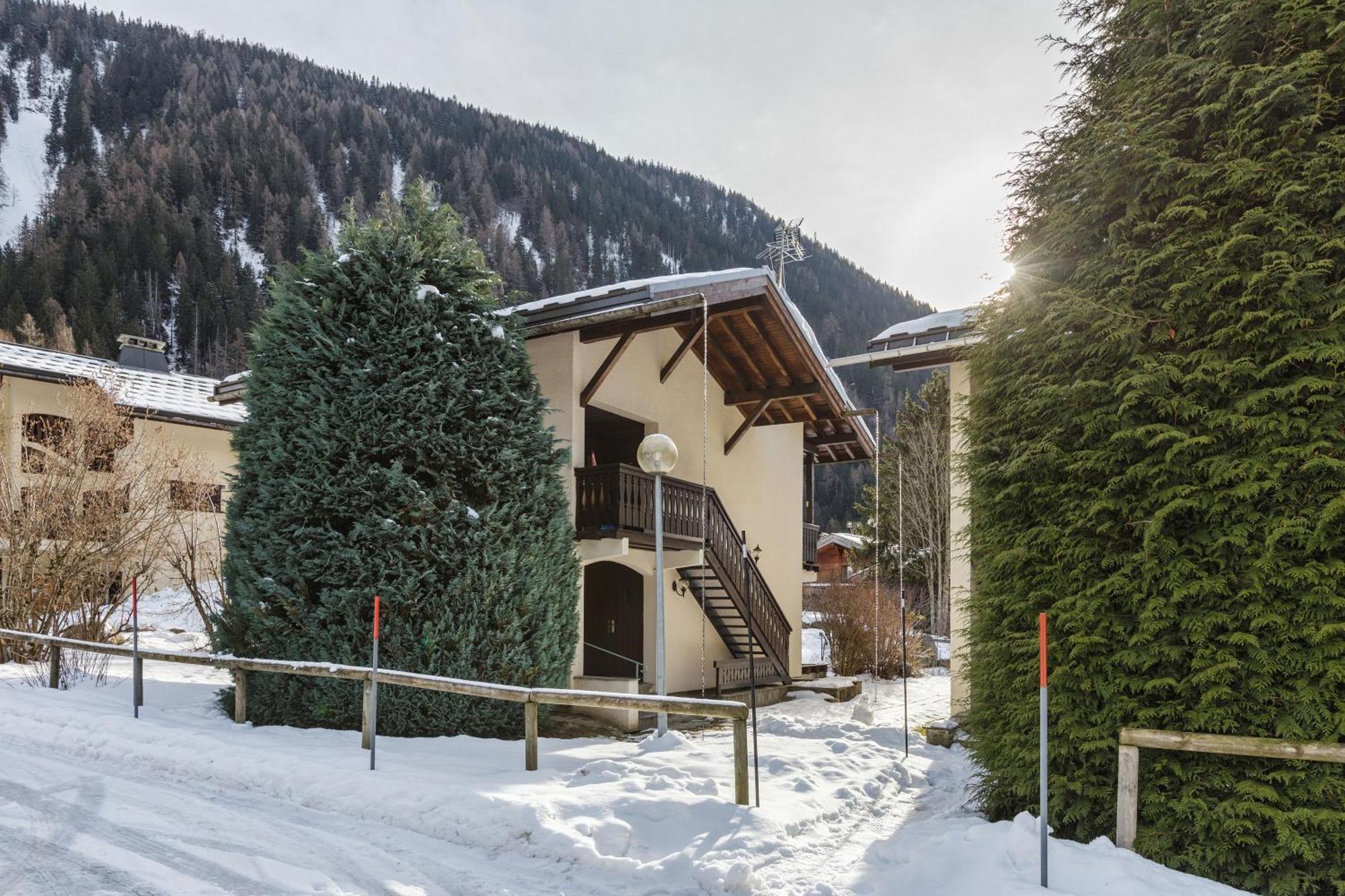 Apartment Hameau Des Grands Montets - 127 - Happy Chamonix