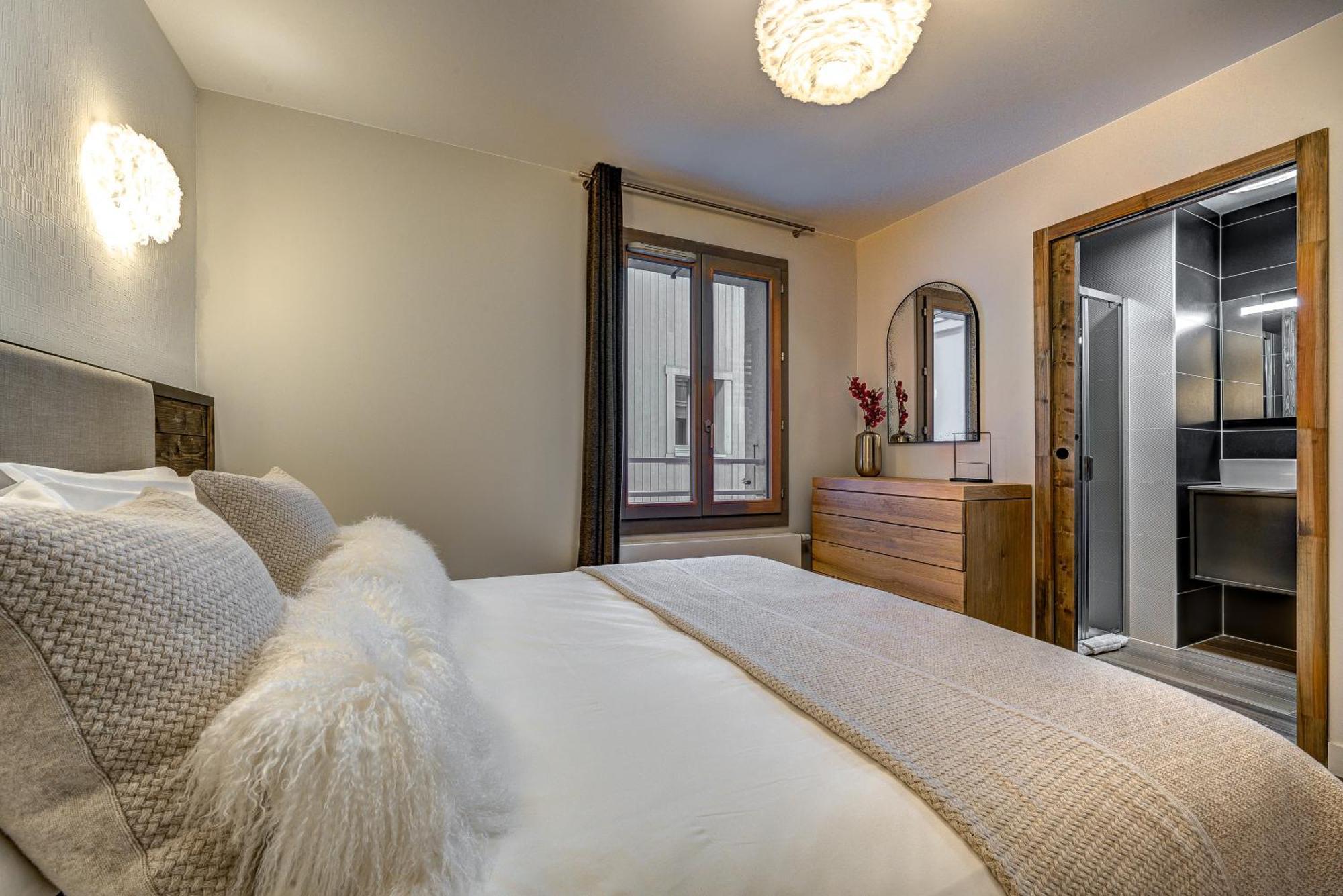 Apartment White Pearl